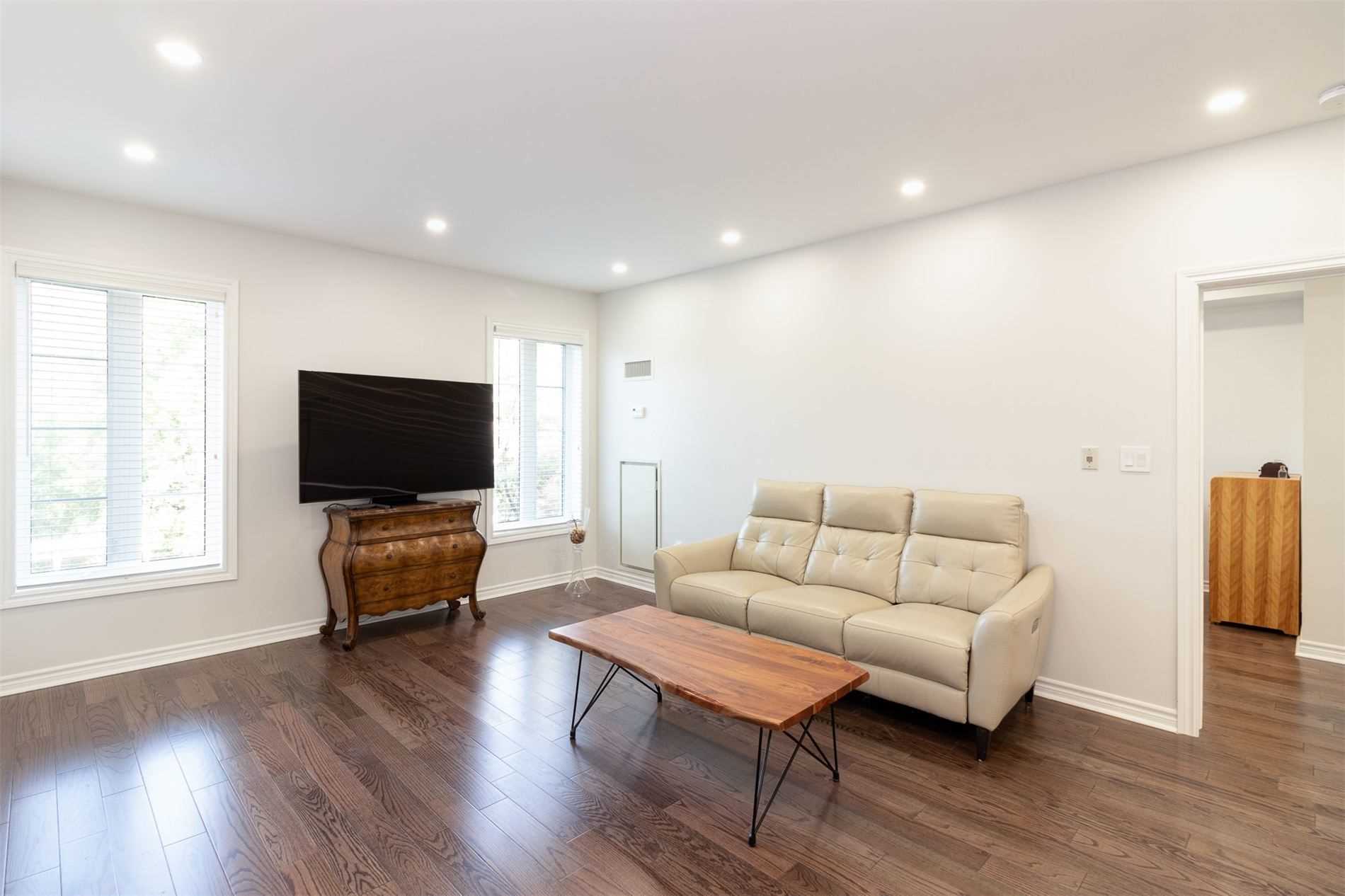 4620 Highway 7, #301