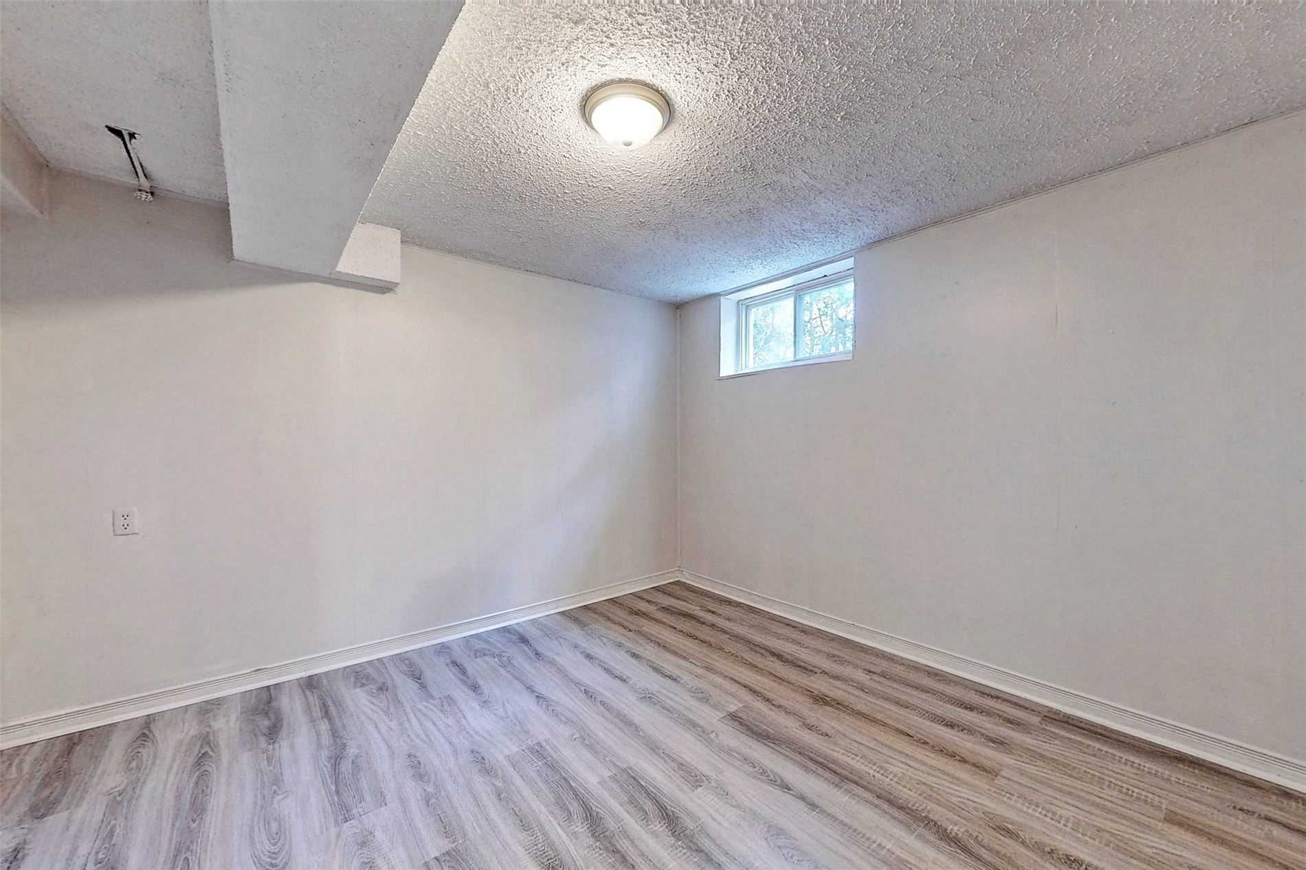 105 Aurora Heights Dr
