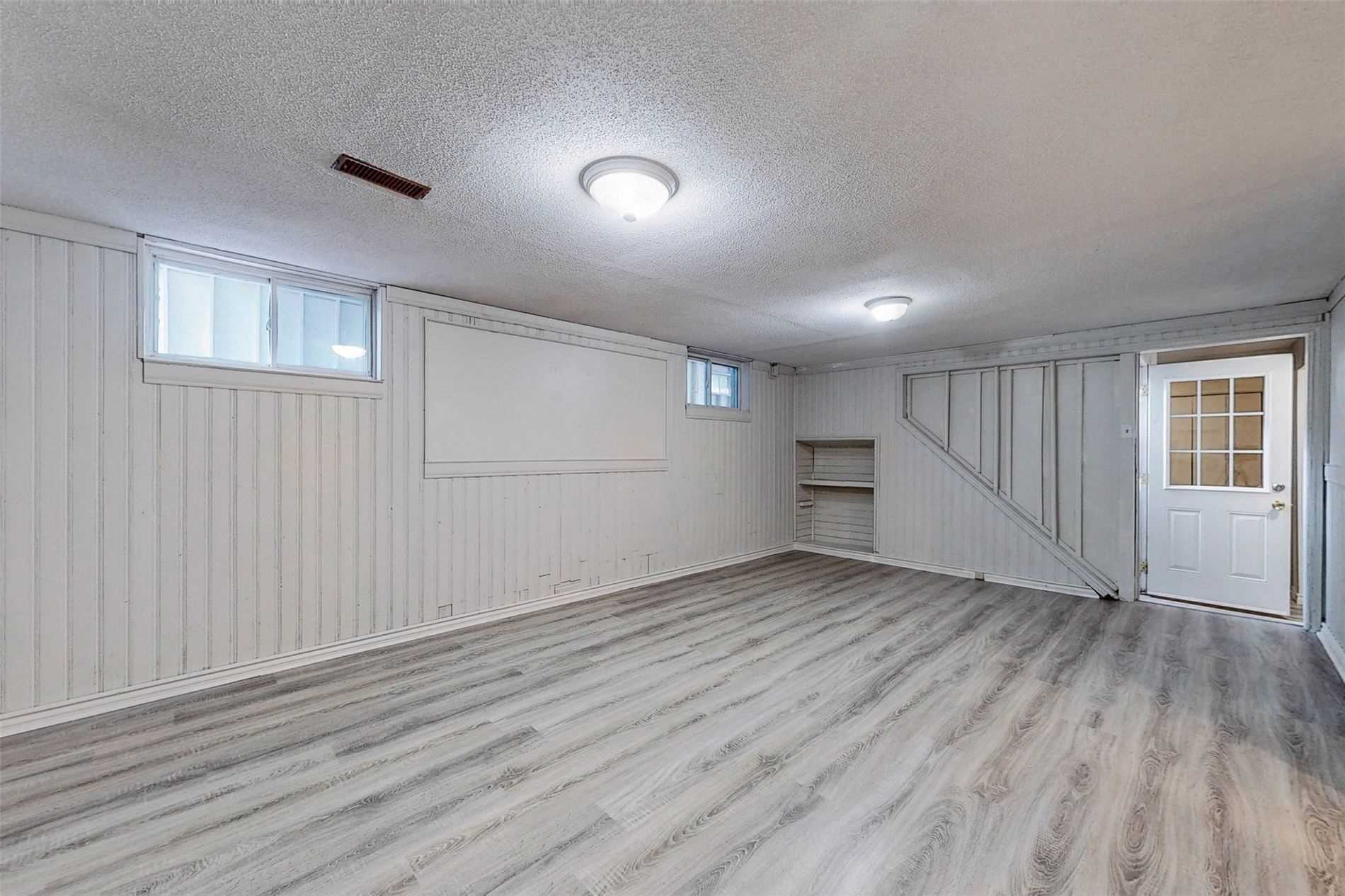 105 Aurora Heights Dr