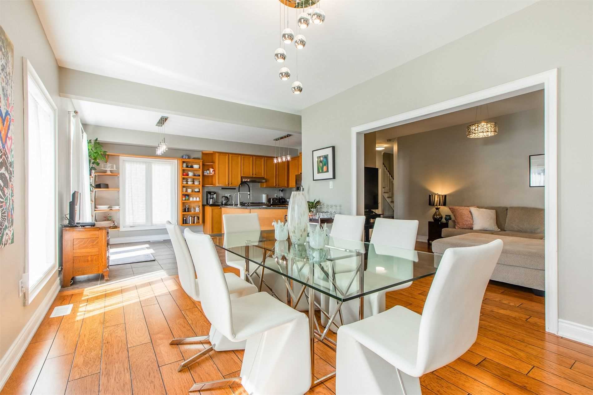 31 Weir St