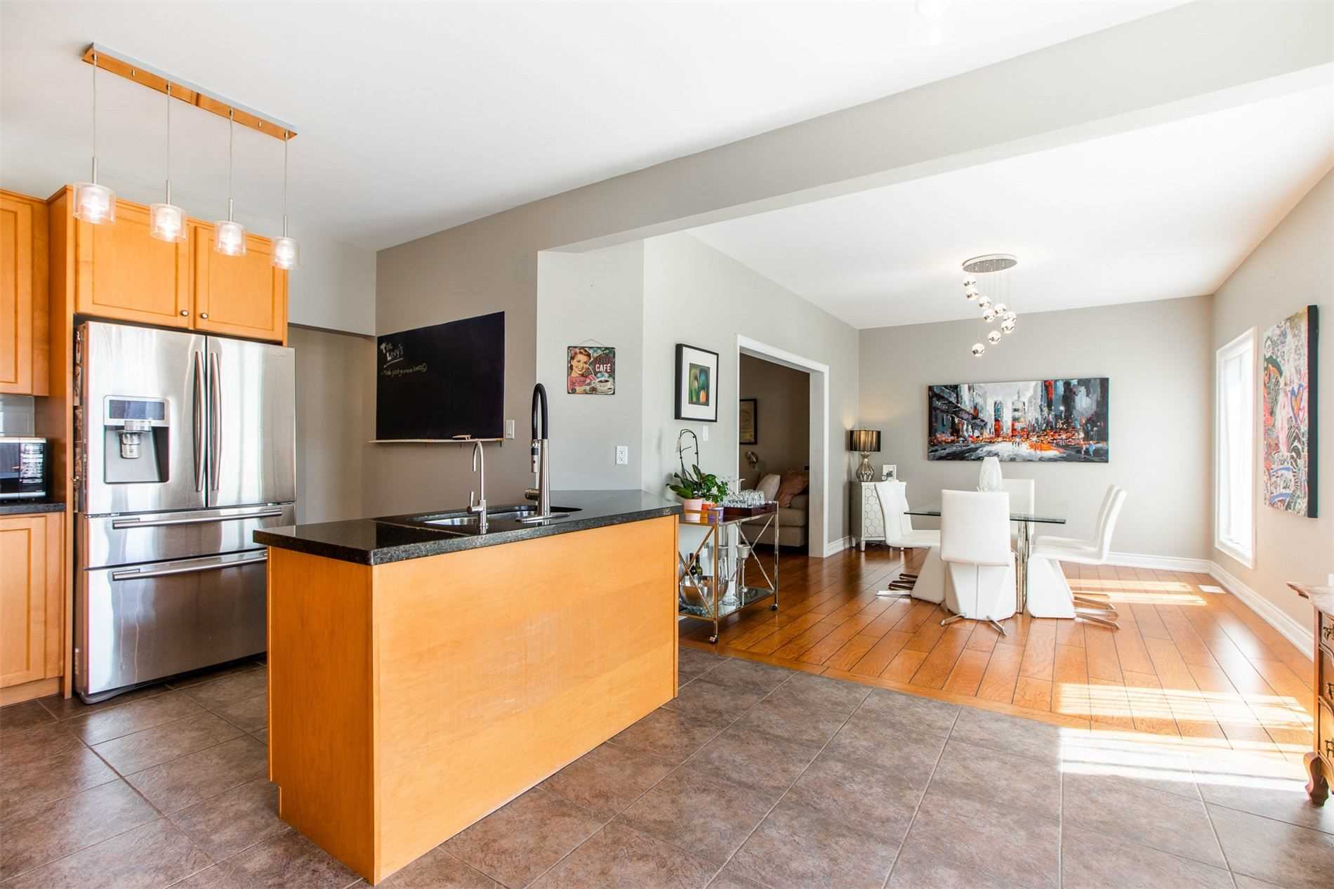 31 Weir St