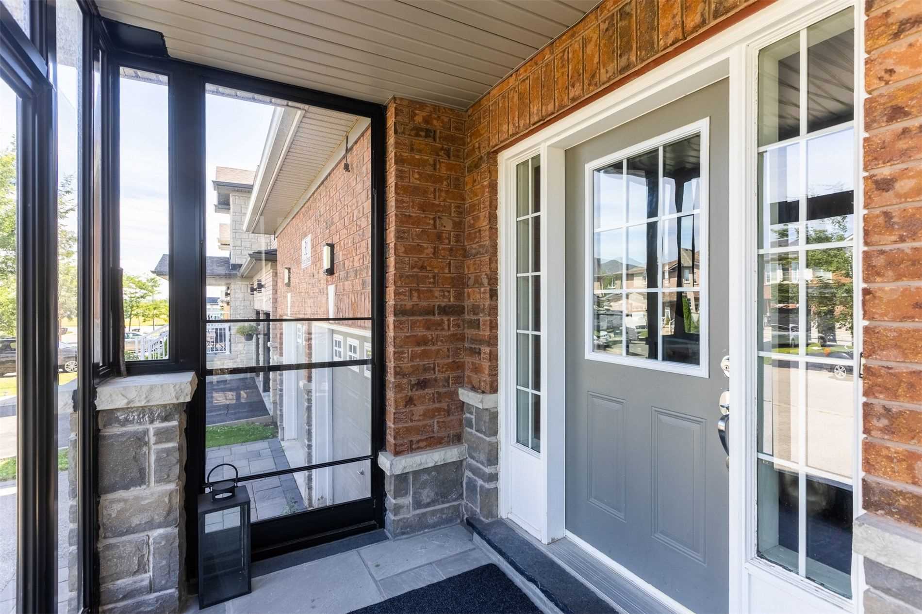 31 Weir St