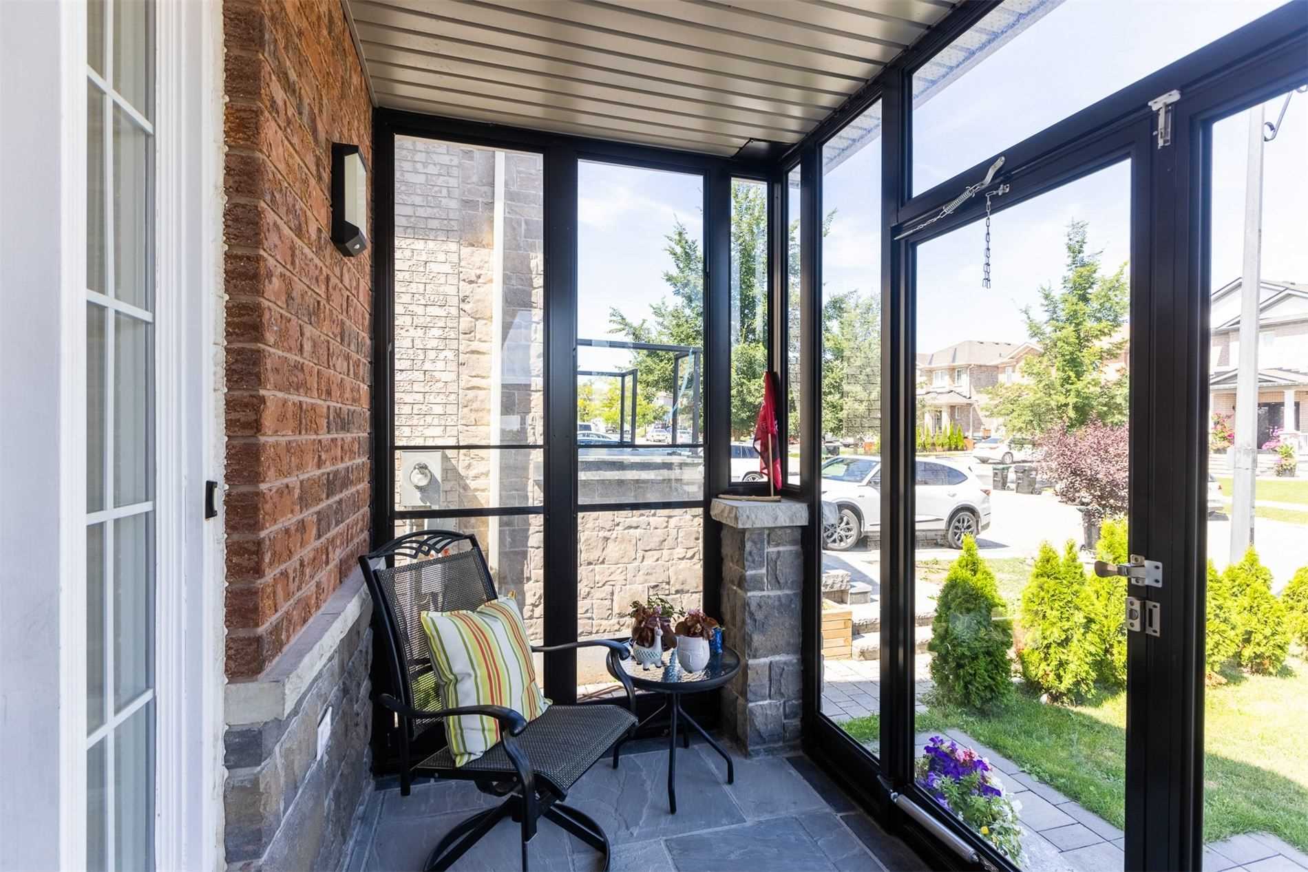 31 Weir St