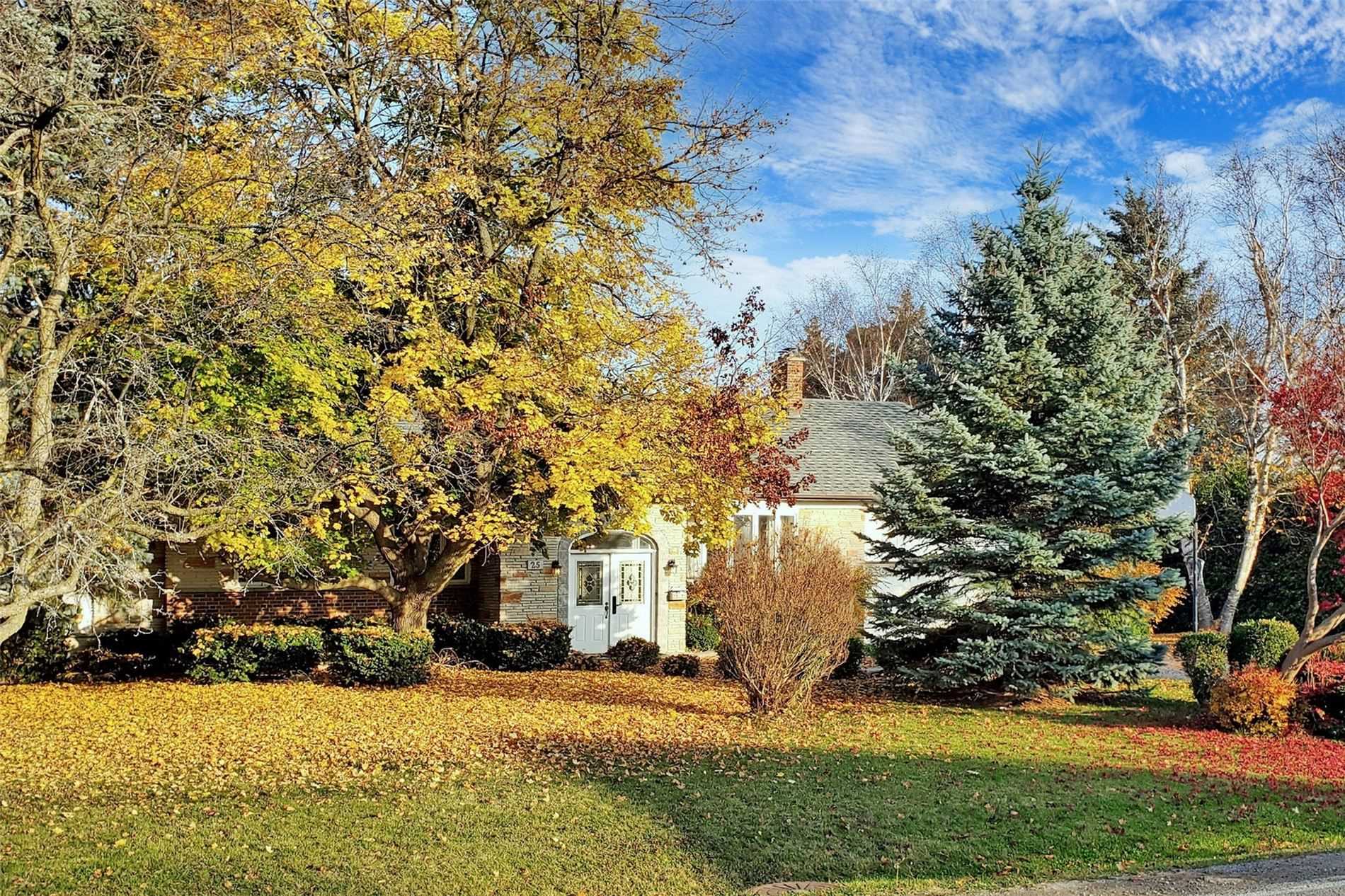 25 Oakcrest Avenue