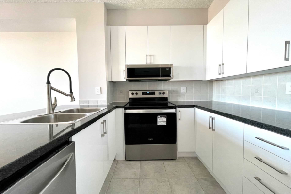 11121 Yonge St, Richmond Hill