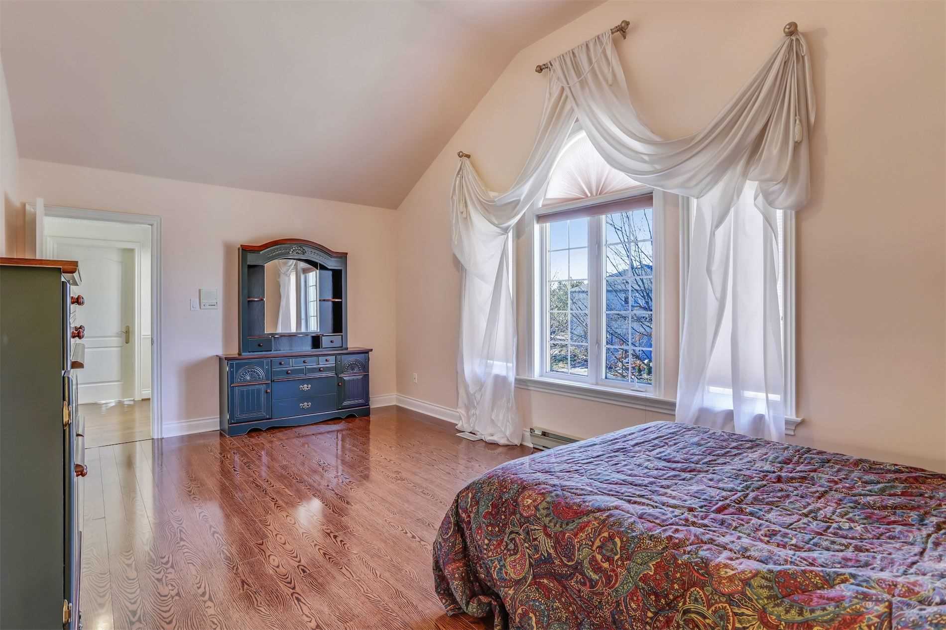3 Tivoli Ave