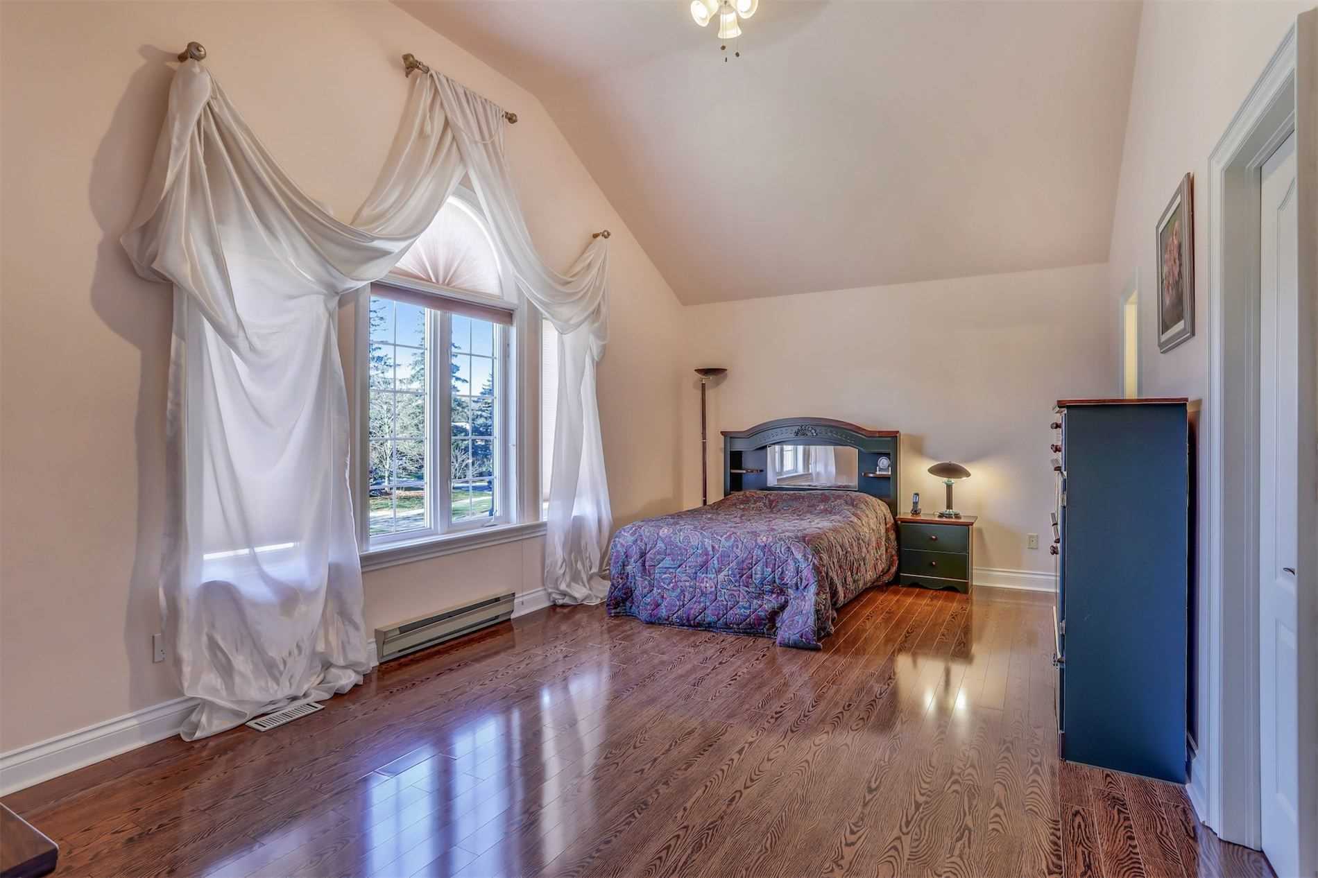 3 Tivoli Ave