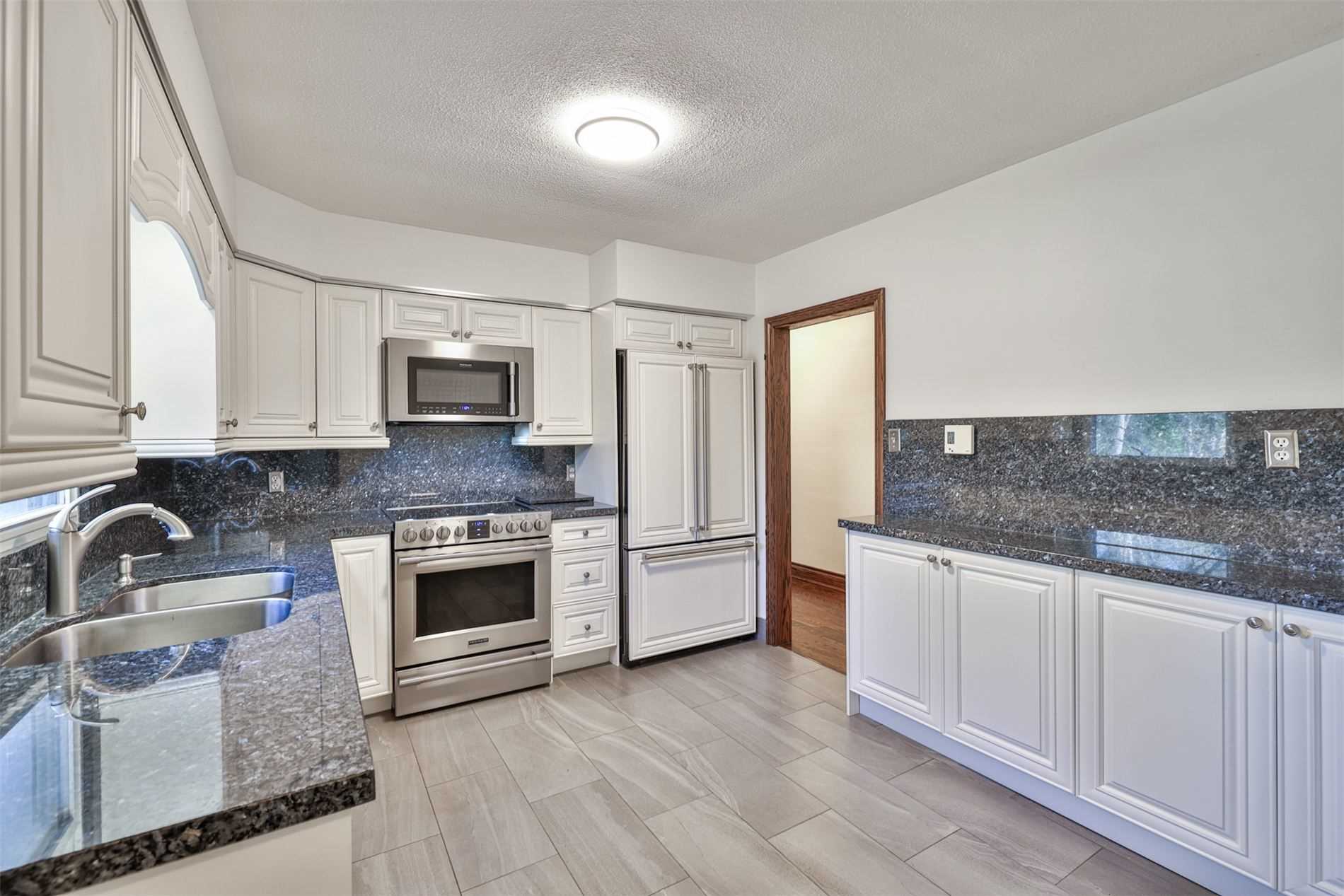 Listing N5822074 - Large Photo # 30