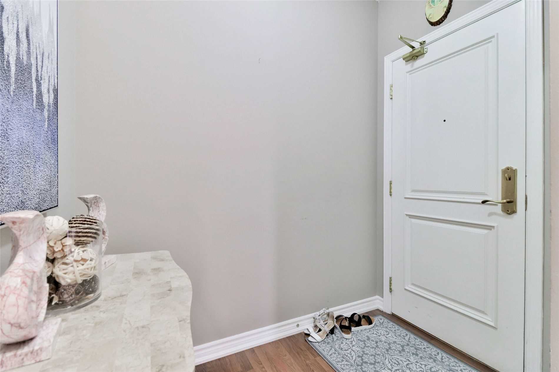 9225 Jane Street, #504