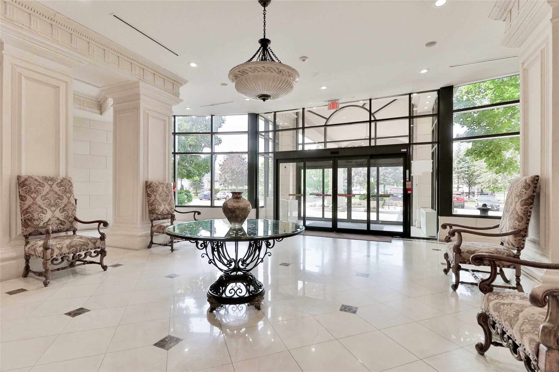 9225 Jane Street, #504