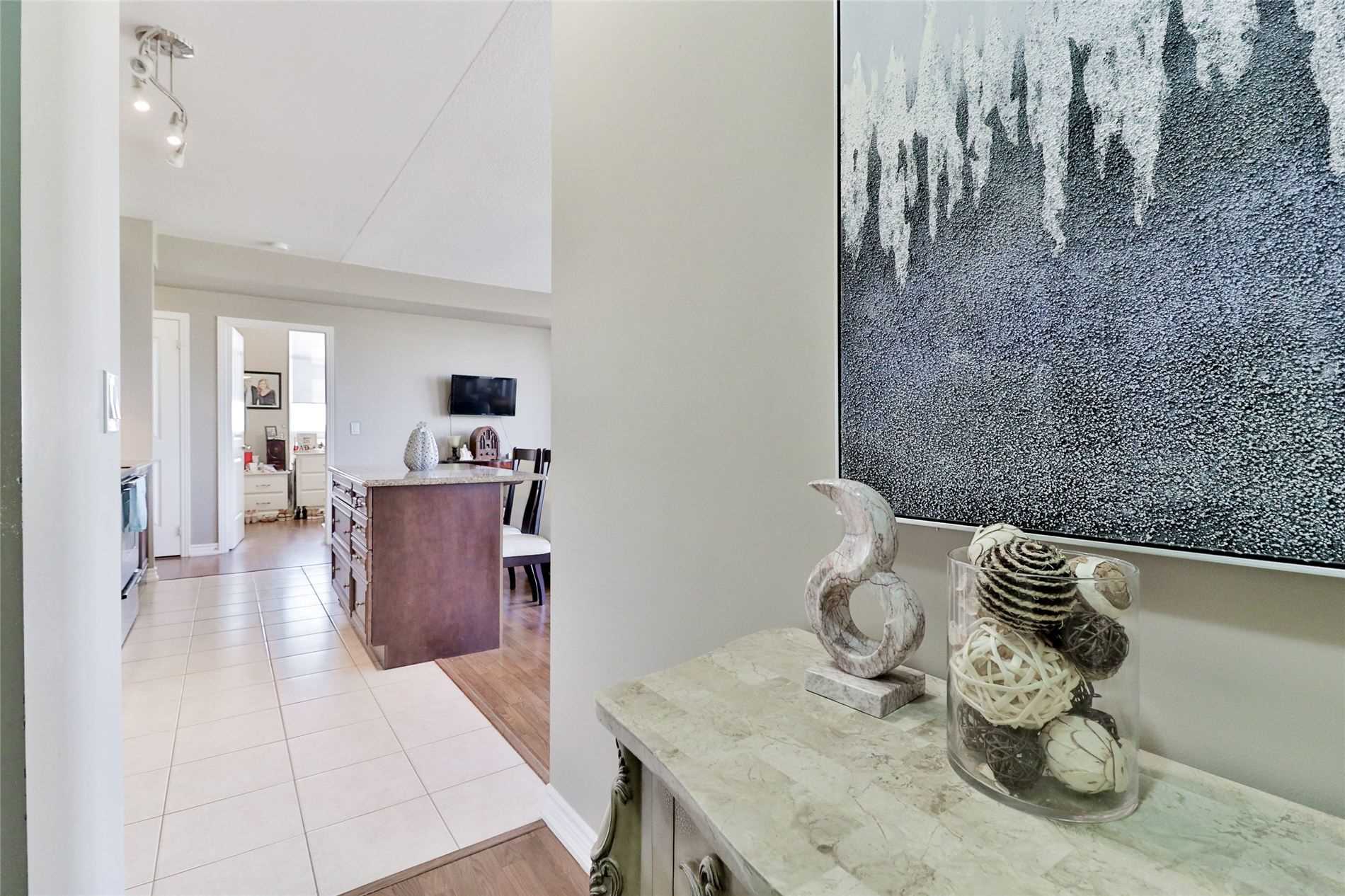 9225 Jane Street, #504