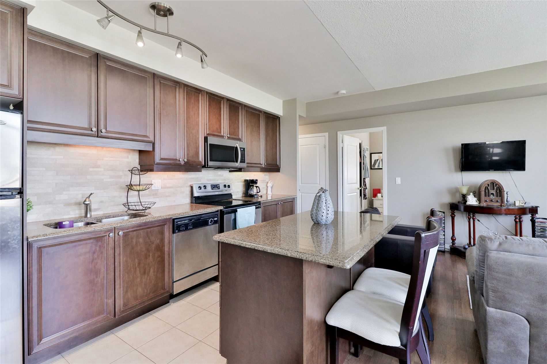 9225 Jane Street, #504