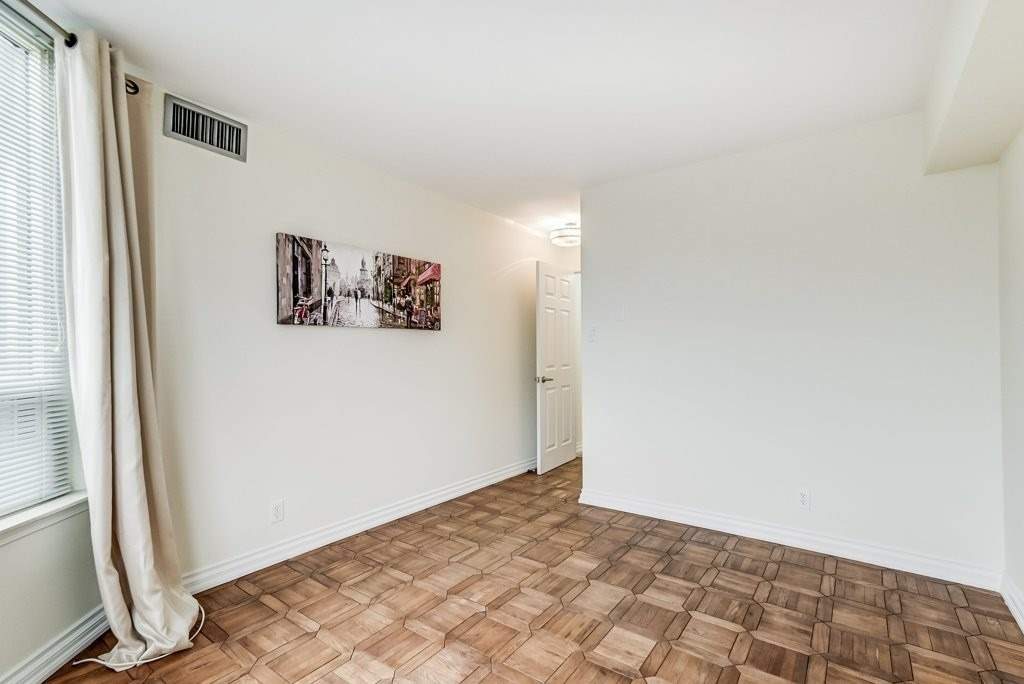 22 Clarissa Drive #1404