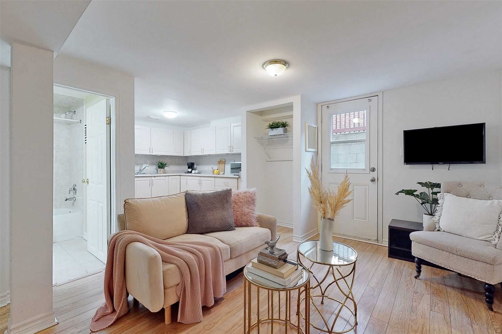 5 Shady Lane Cres