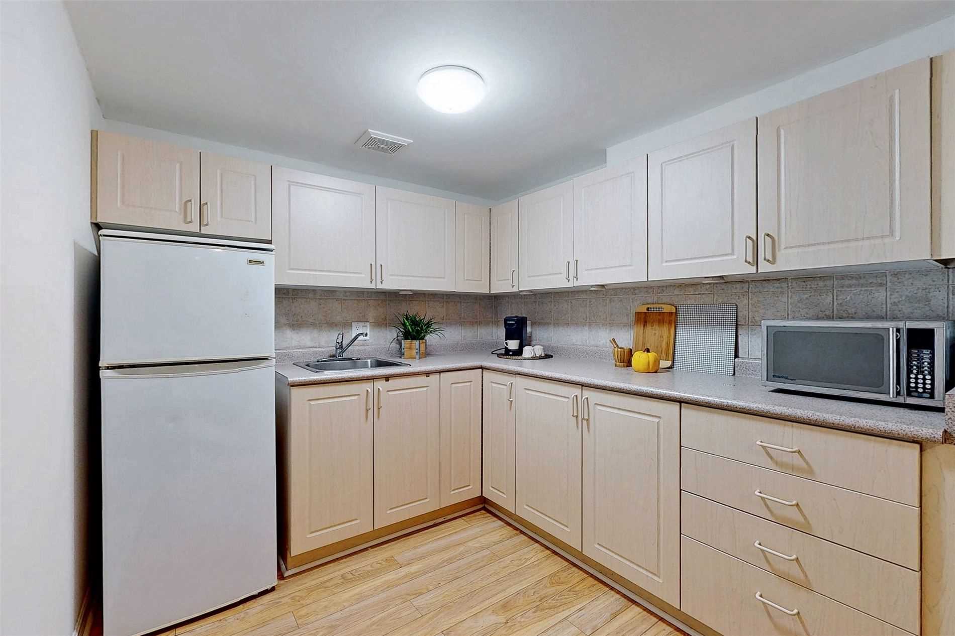 5 Shady Lane Cres