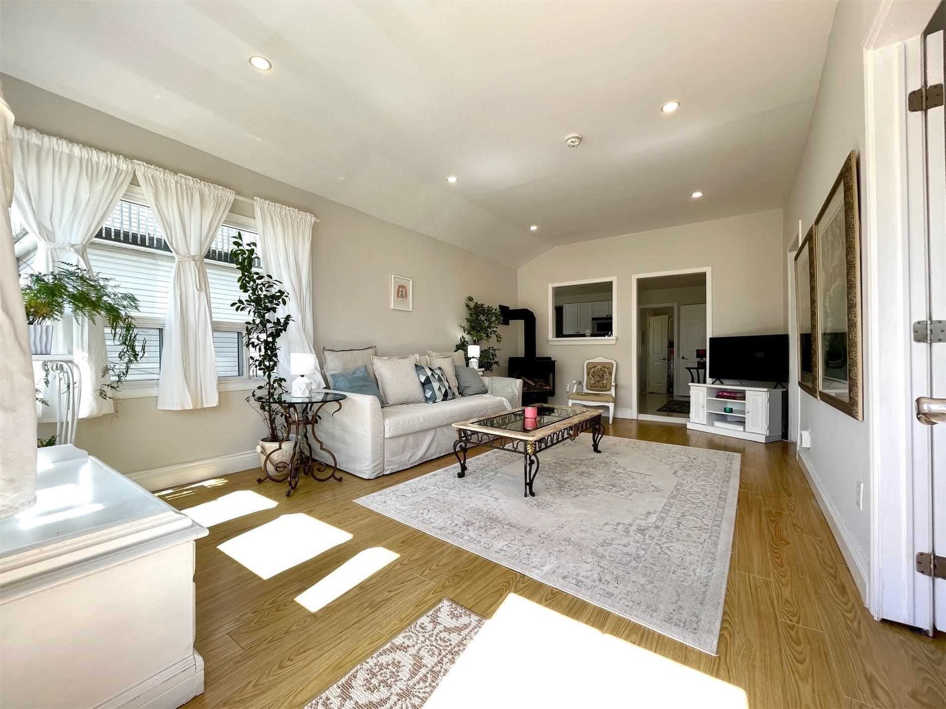 190 Beach Road