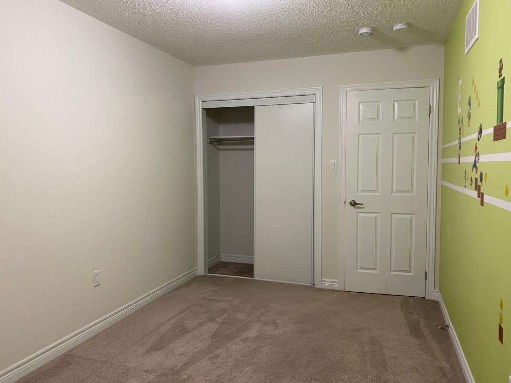 28 Hoard Ave N
