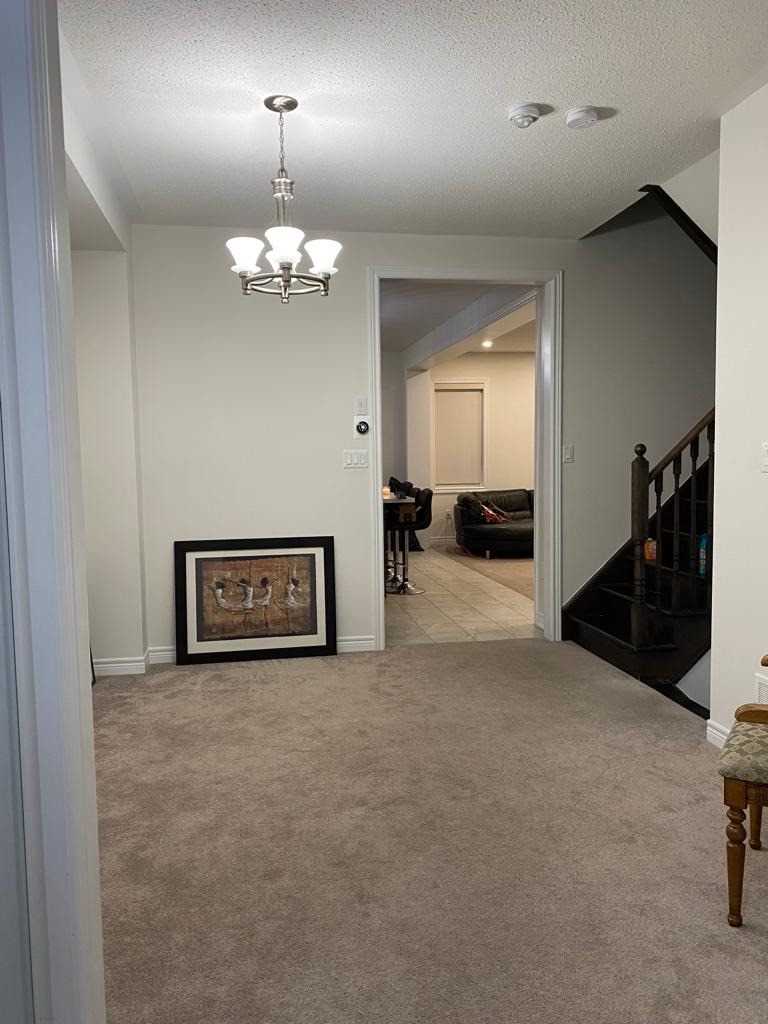 28 Hoard Ave N