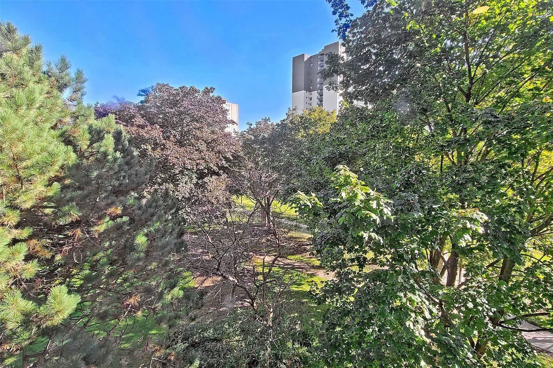 7 Townsgate Dr, #312