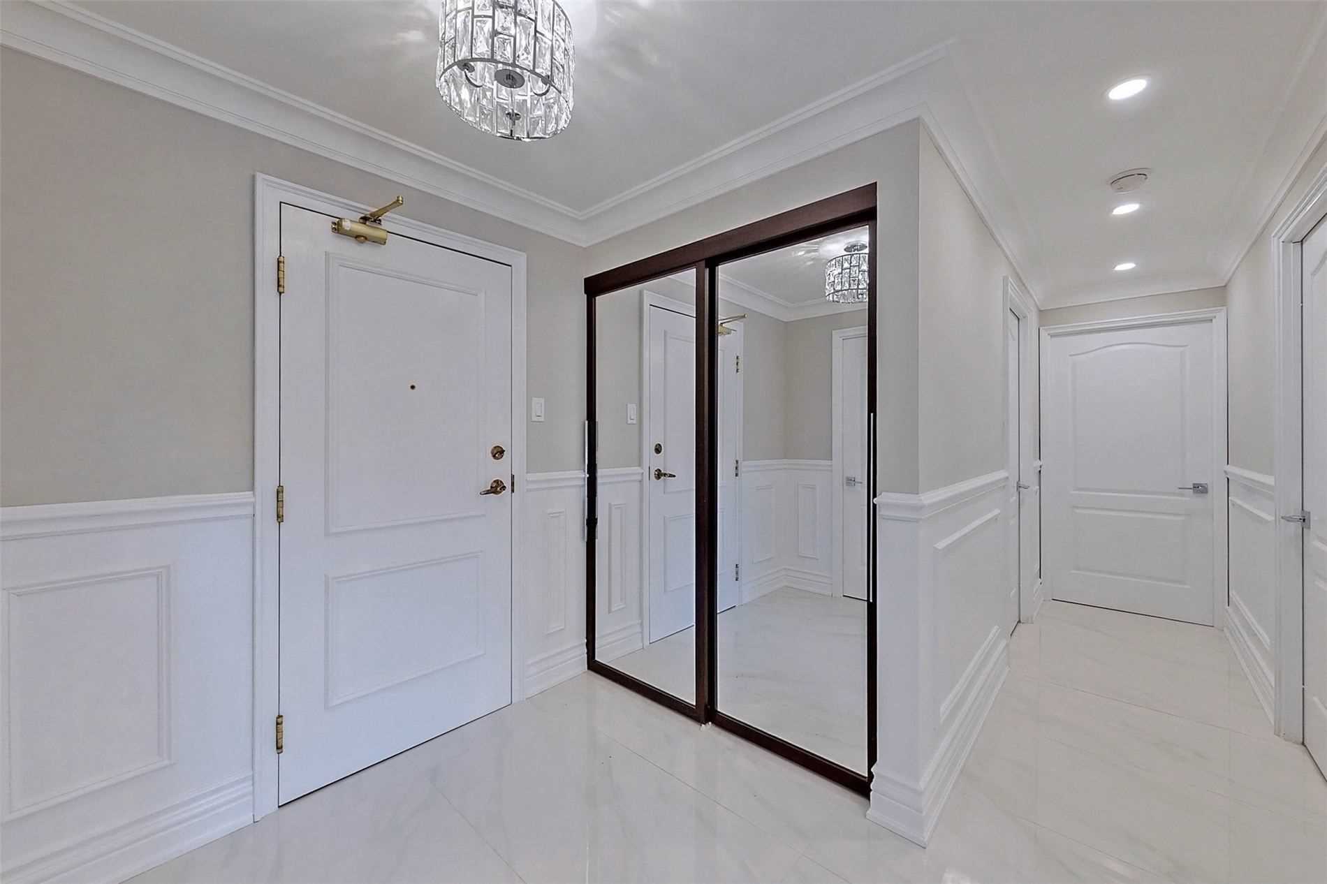 7 Townsgate Dr, #312