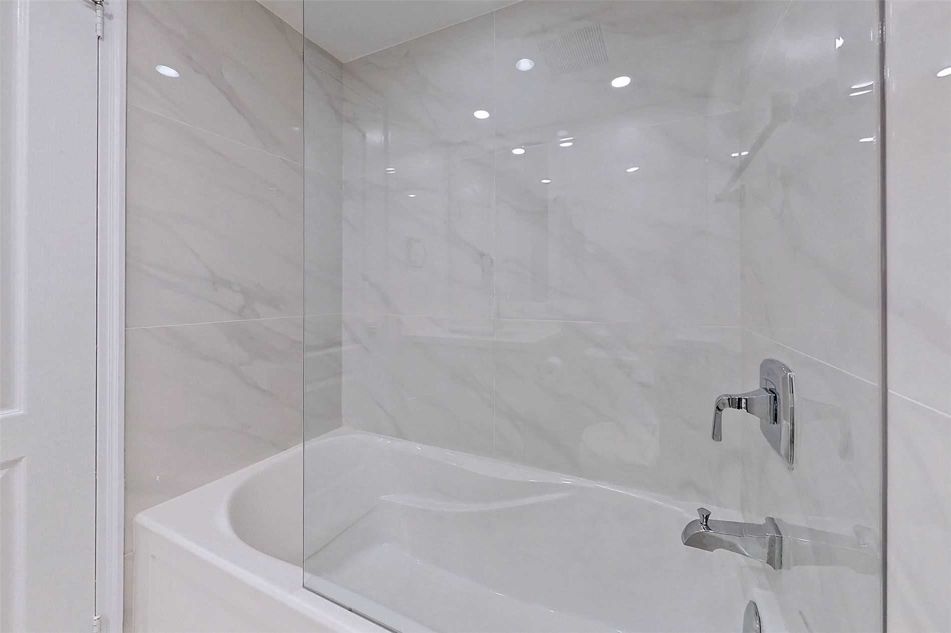 7 Townsgate Dr, #312