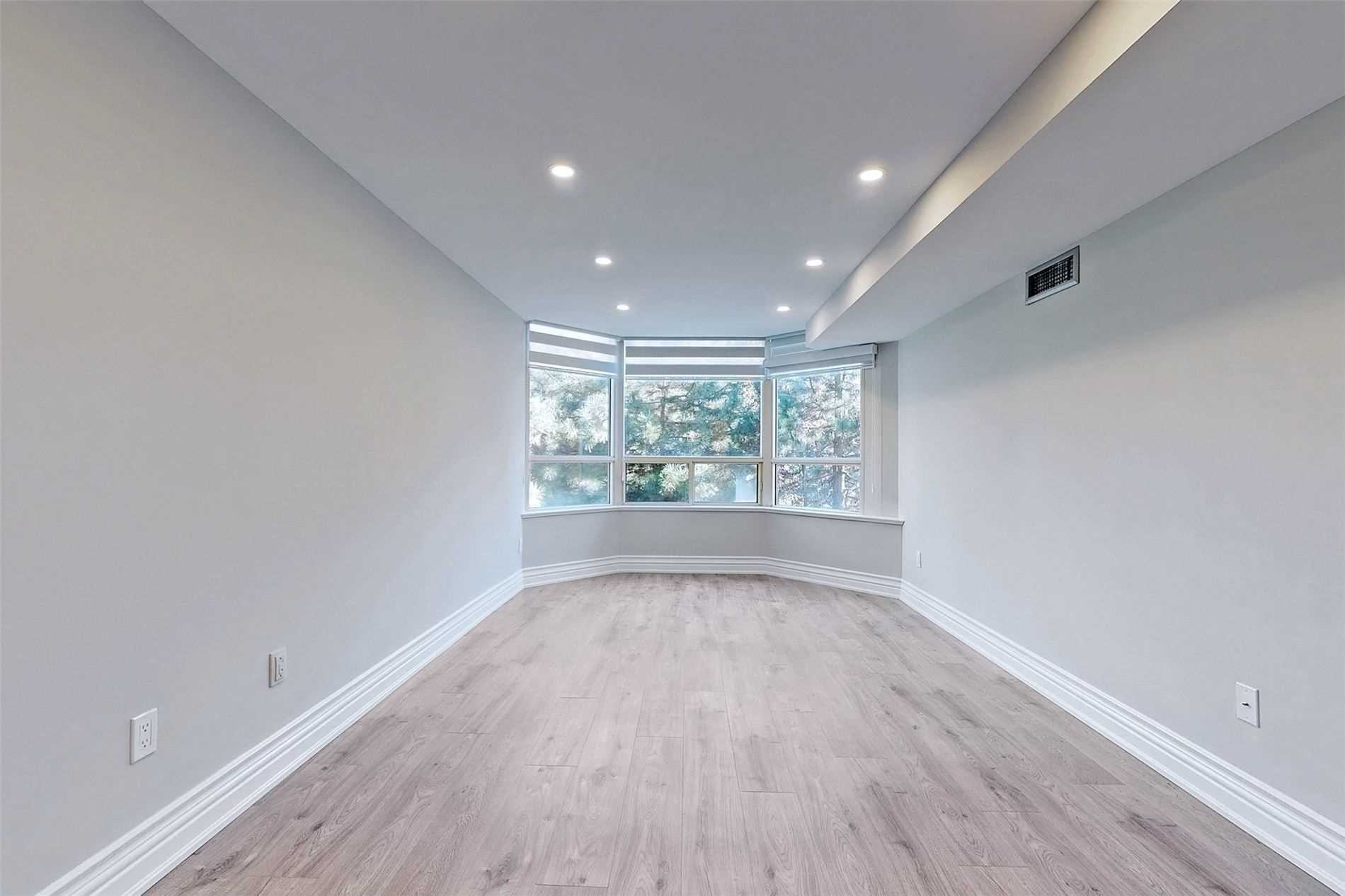 7 Townsgate Dr, #312
