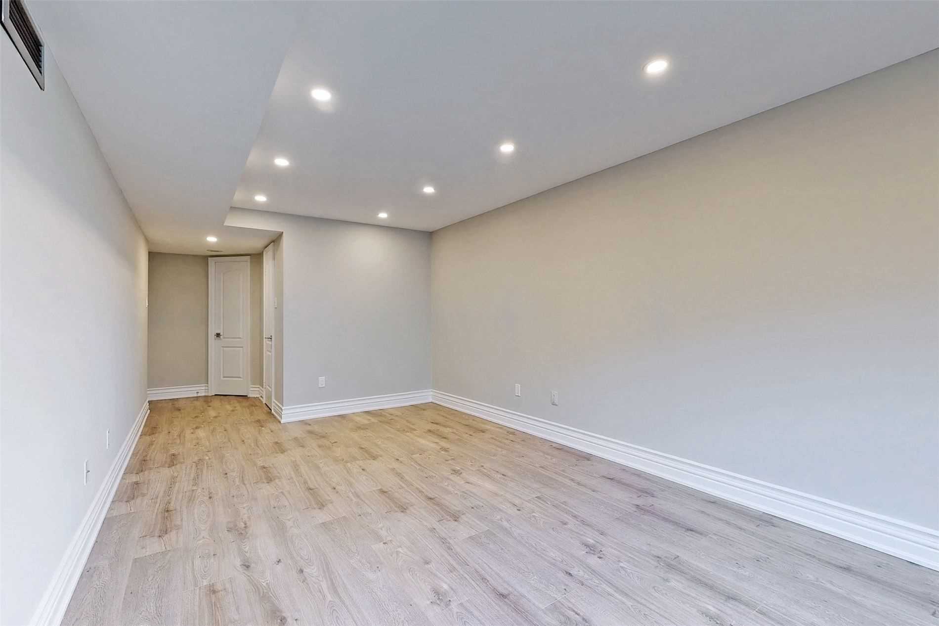 7 Townsgate Dr, #312