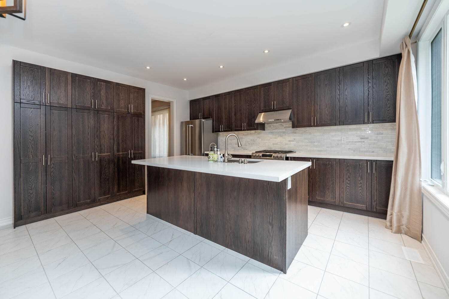48 Robb Thompson Rd