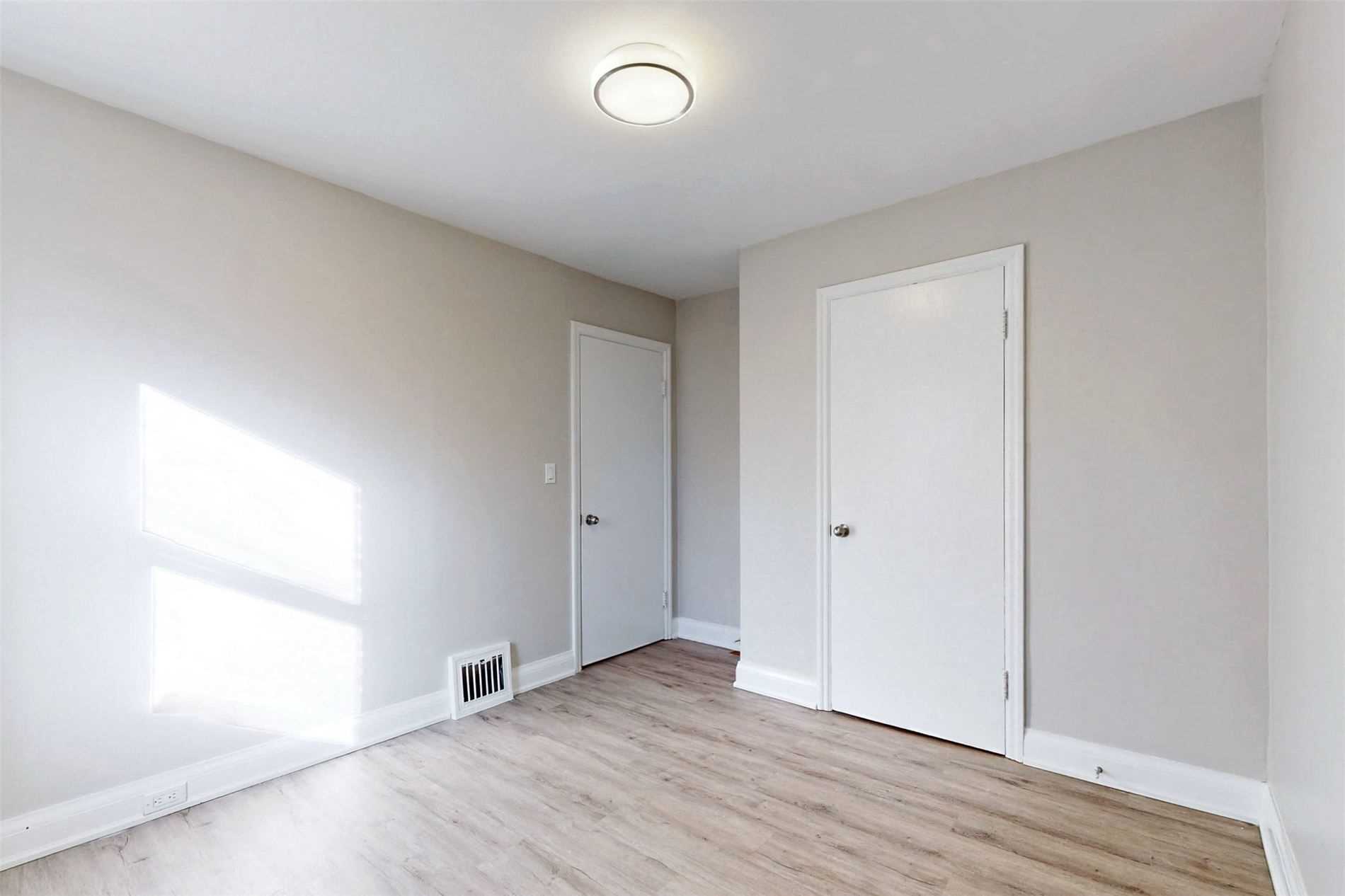 164 Eagle Street, #Upper