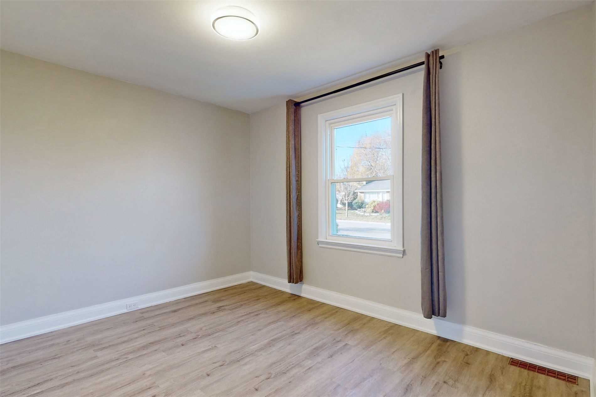 164 Eagle Street, #Upper