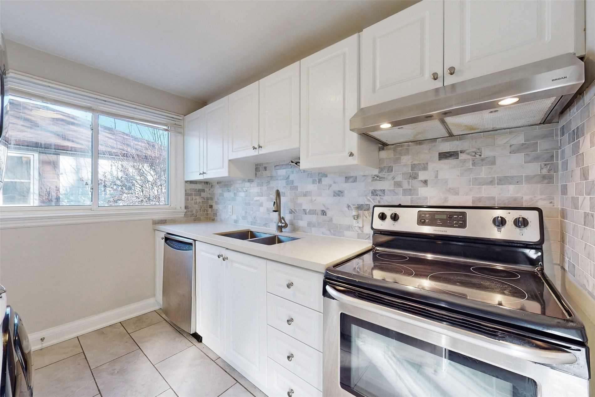 164 Eagle Street, #Upper