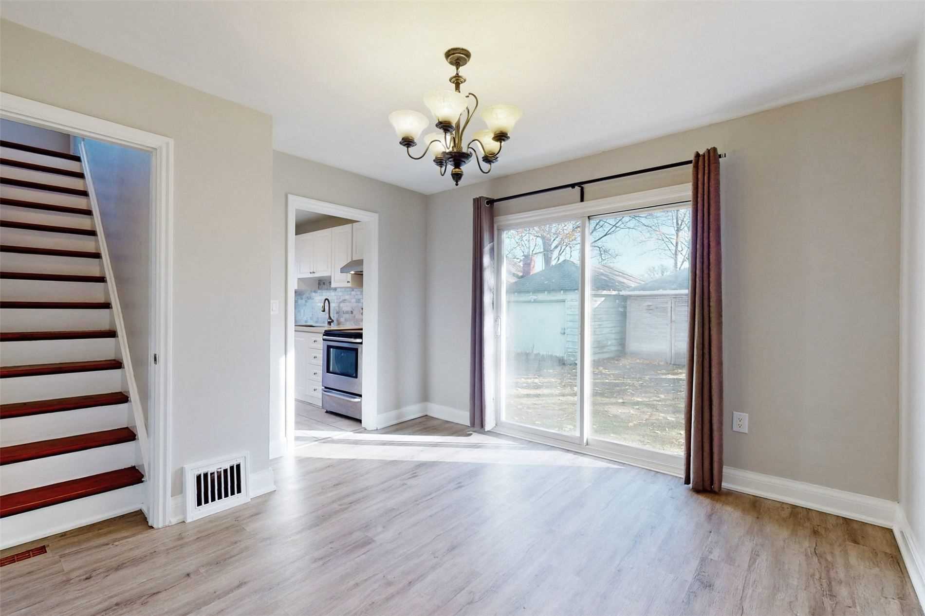 164 Eagle Street, #Upper