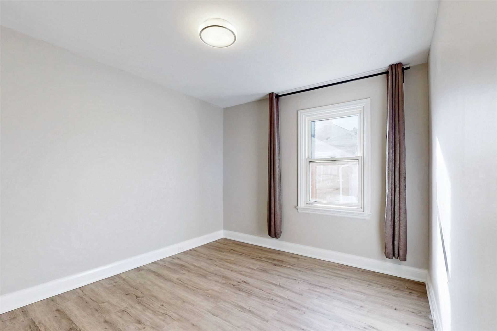 164 Eagle Street, #Upper