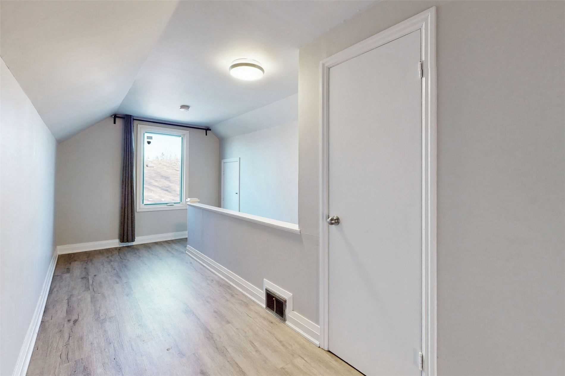 164 Eagle Street, #Upper