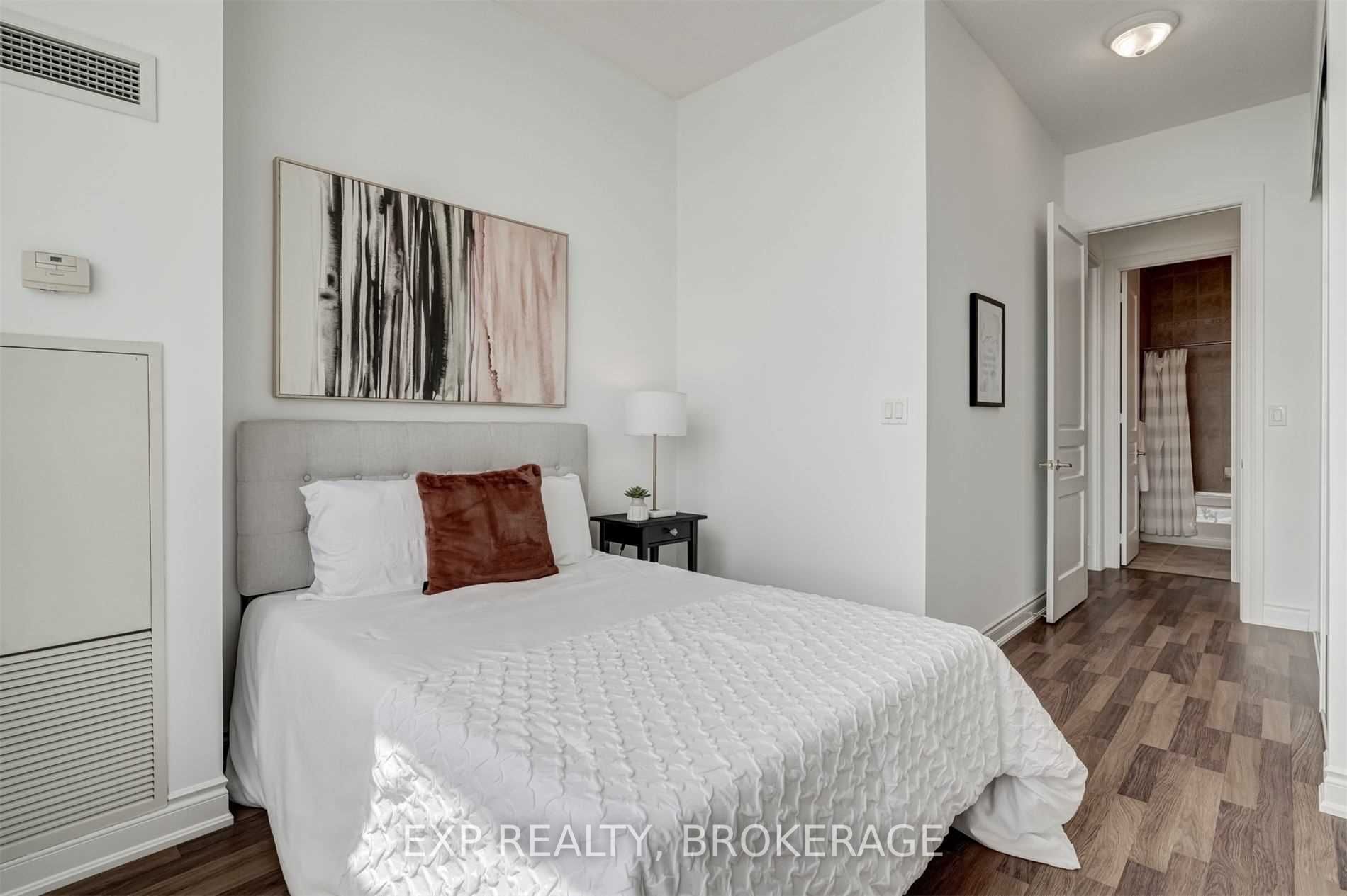 Listing N5837840 - Large Photo # 25
