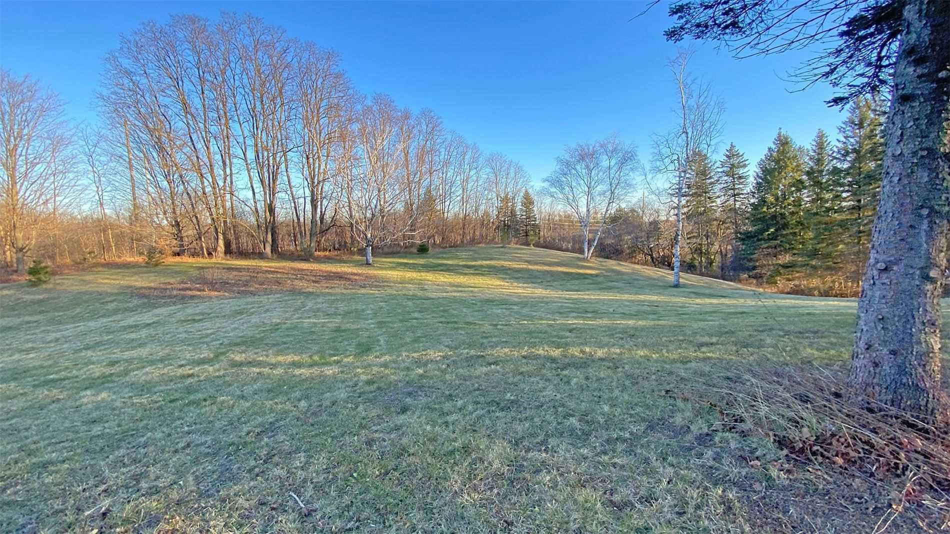 1 Blue Grass Dr