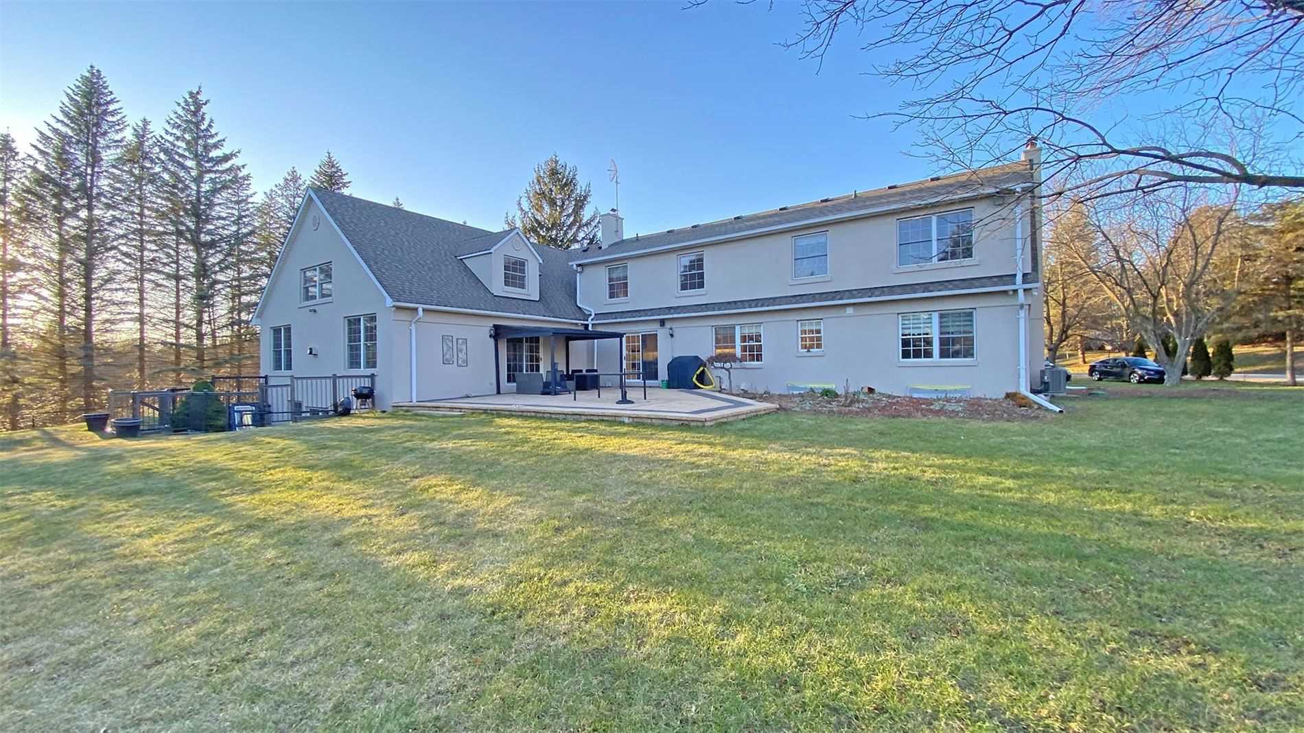 1 Blue Grass Dr