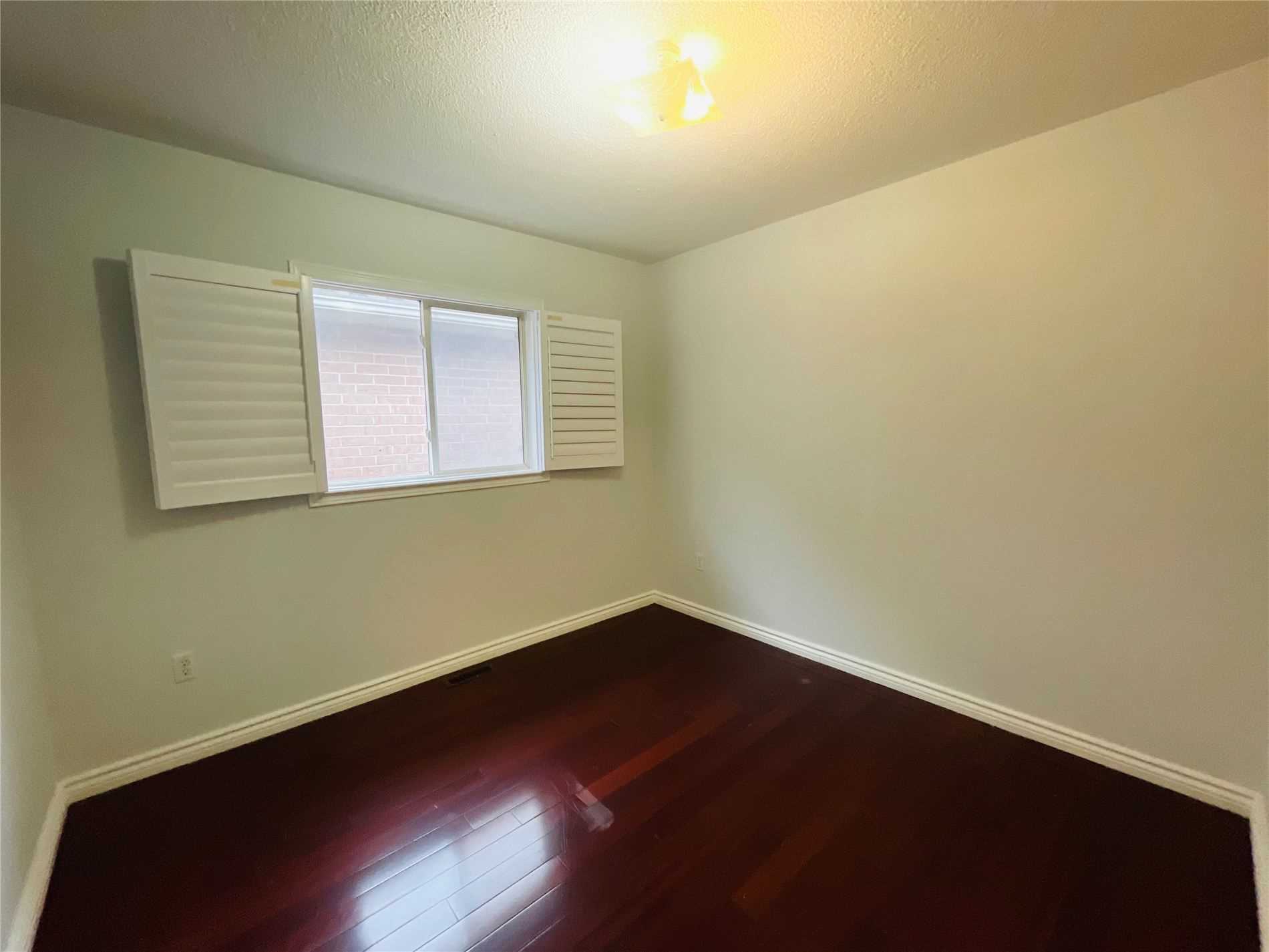 Listing N5846119 - Large Photo # 17