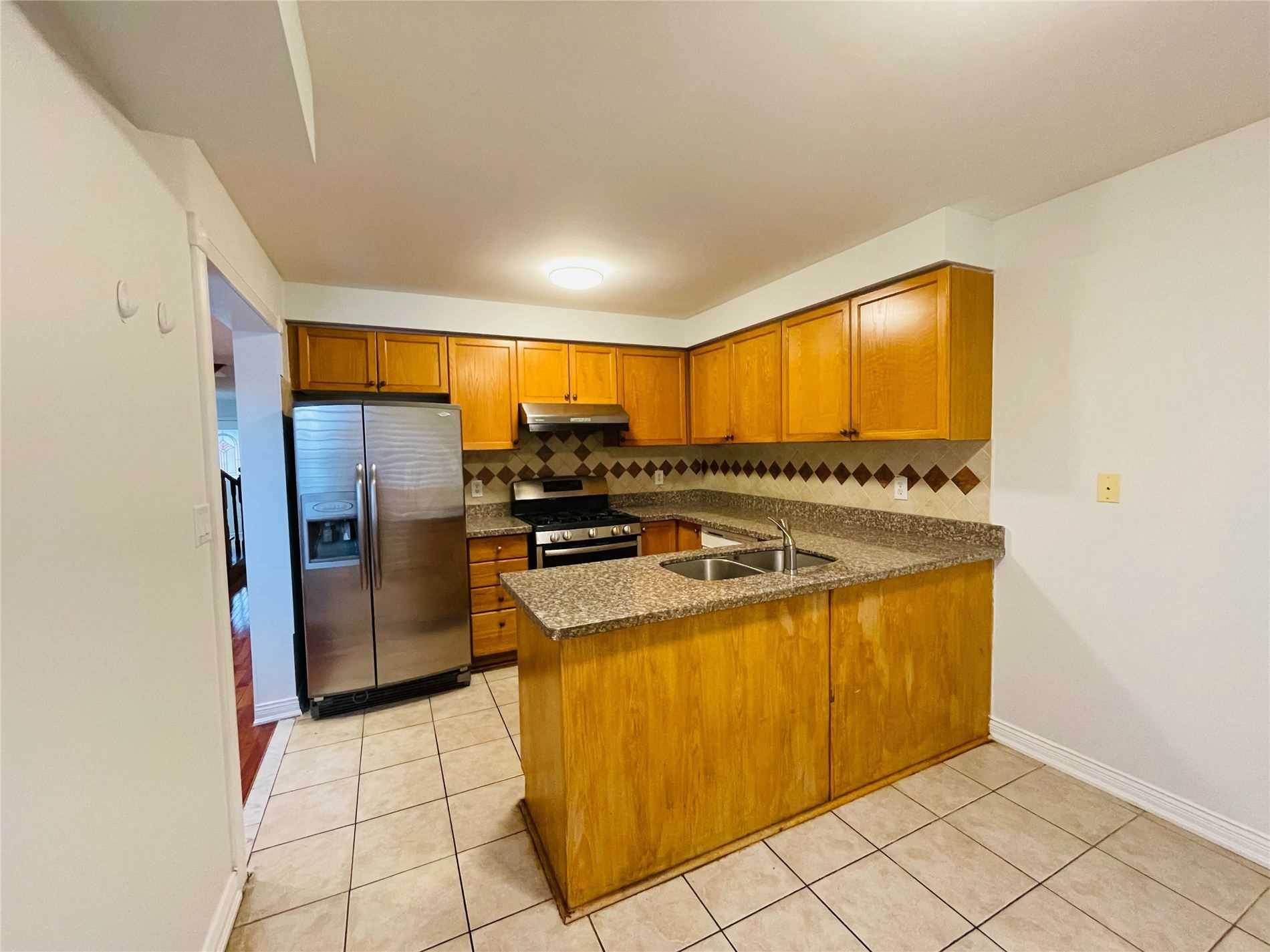 Listing N5846119 - Large Photo # 11