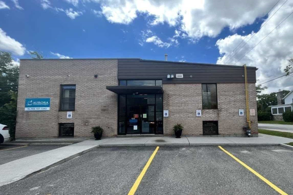 15017 Yonge St, Aurora