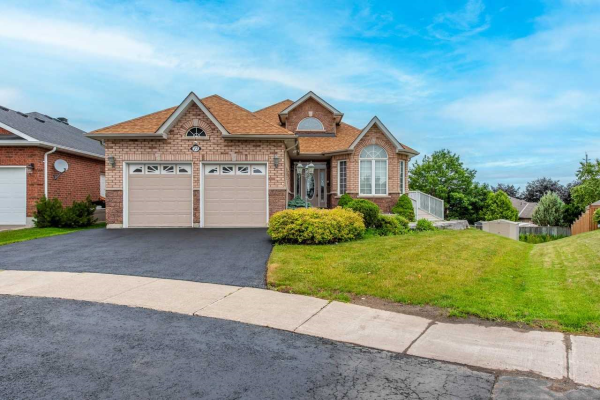 23 Metcalfe Dr, Bradford West Gwillimbury