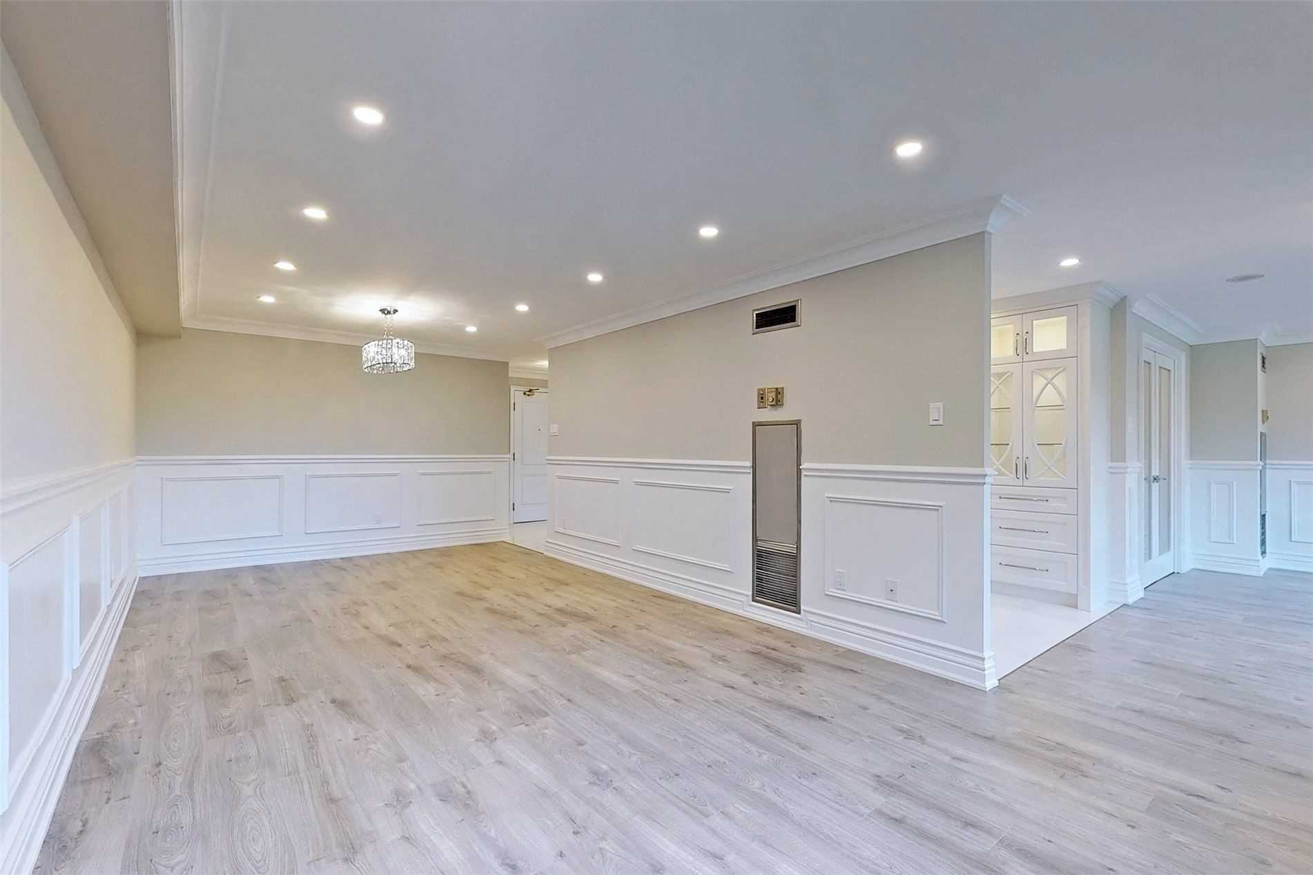 7 Townsgate Dr, #312