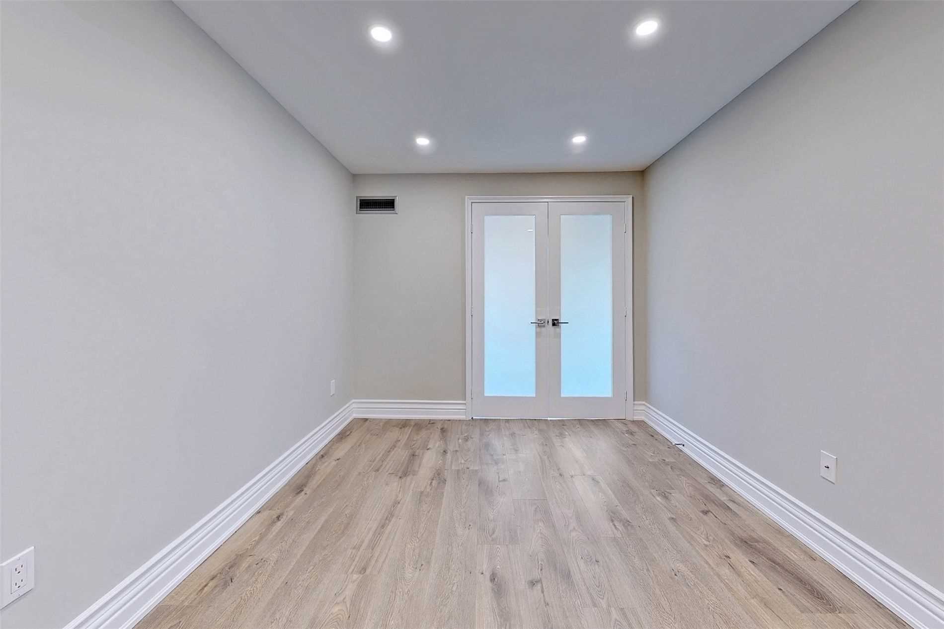 7 Townsgate Dr, #312