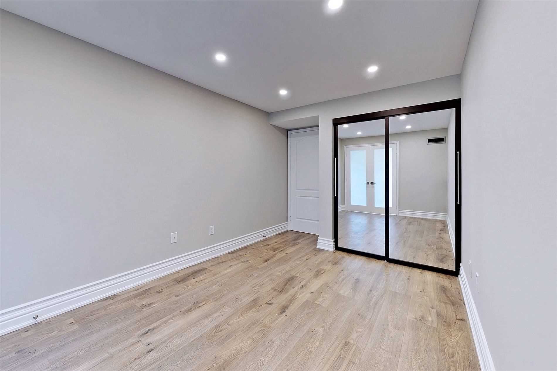 7 Townsgate Dr, #312