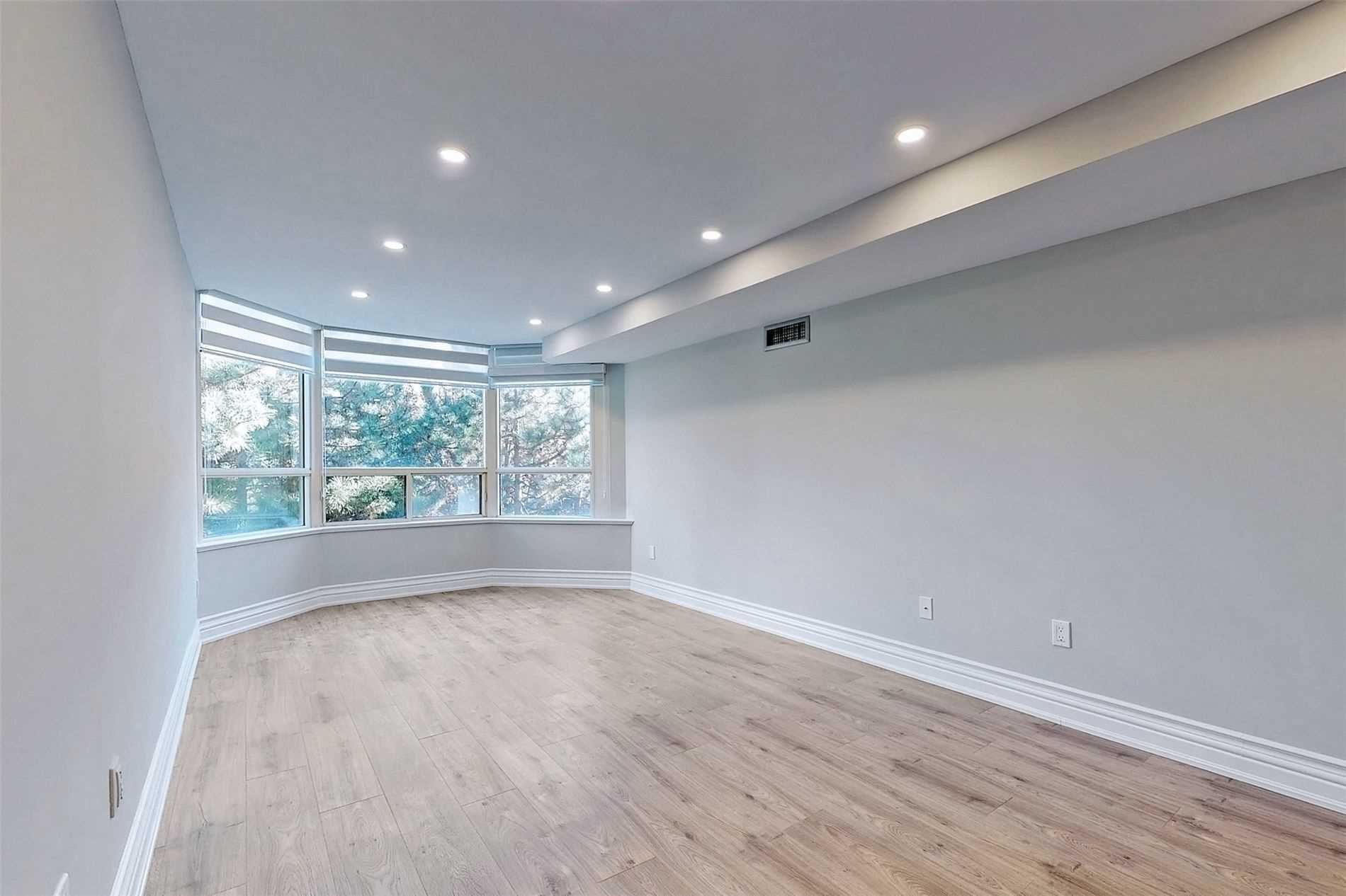 7 Townsgate Dr, #312