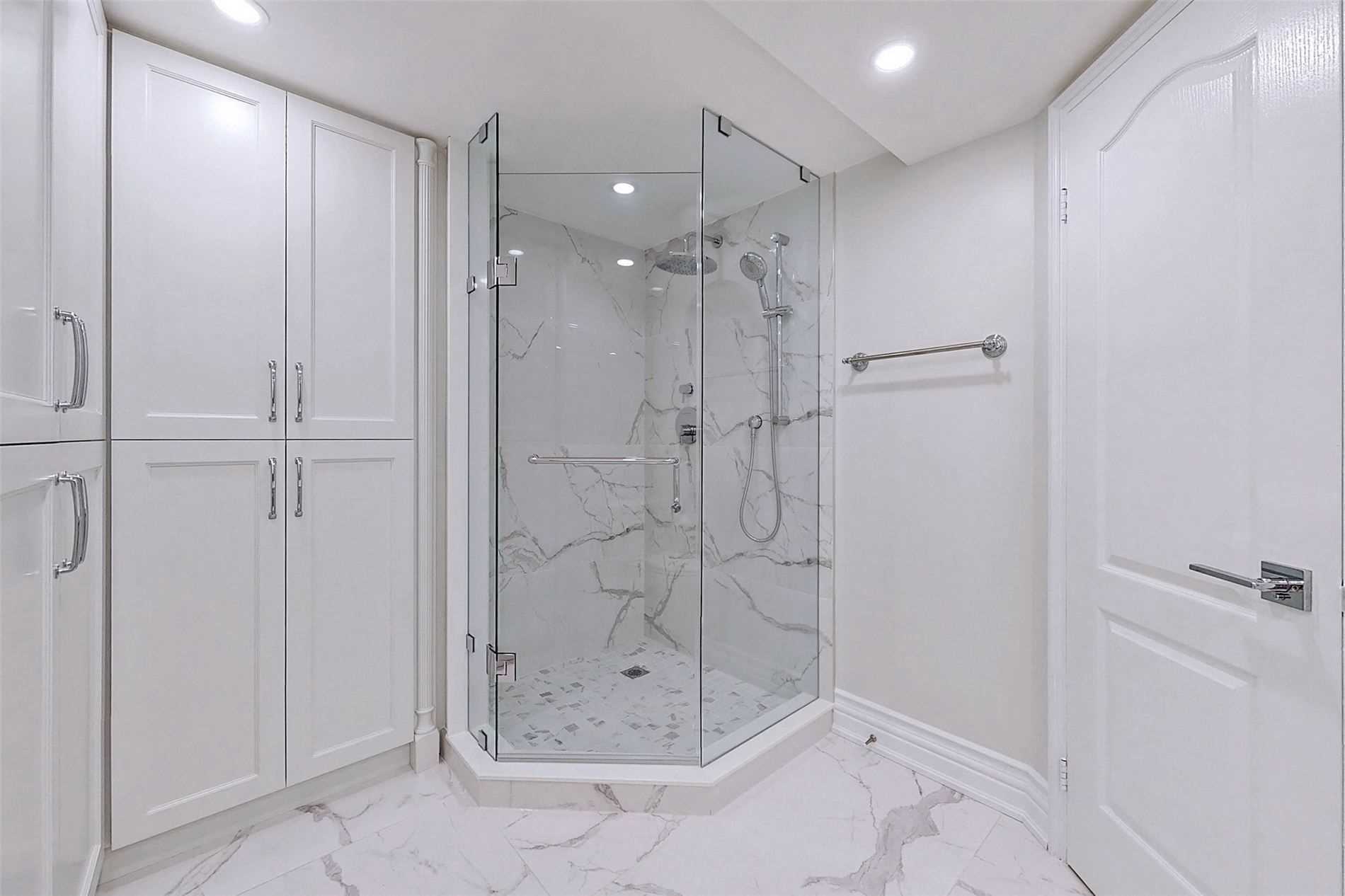 7 Townsgate Dr, #312
