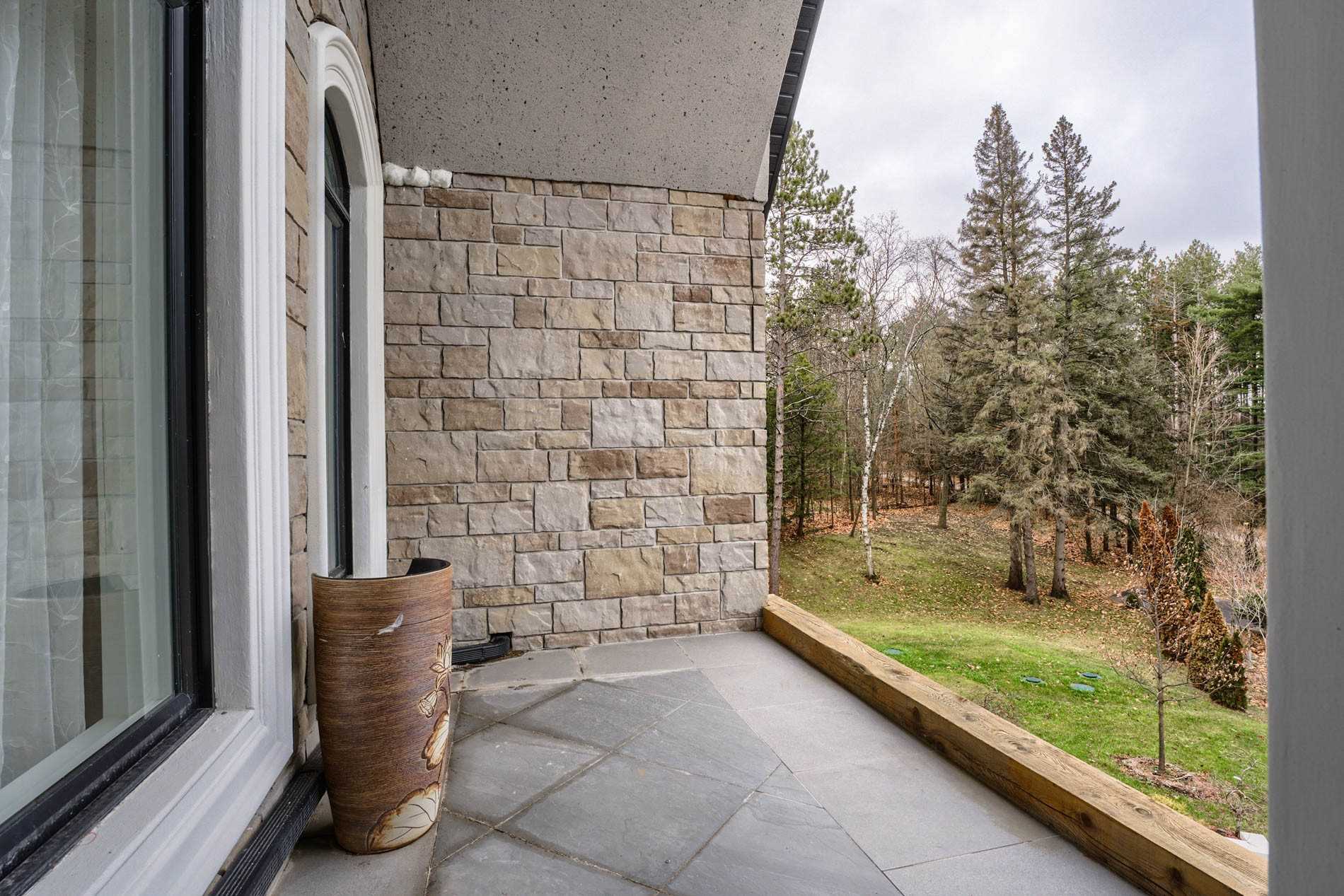 15 Glenview Heights Lane
