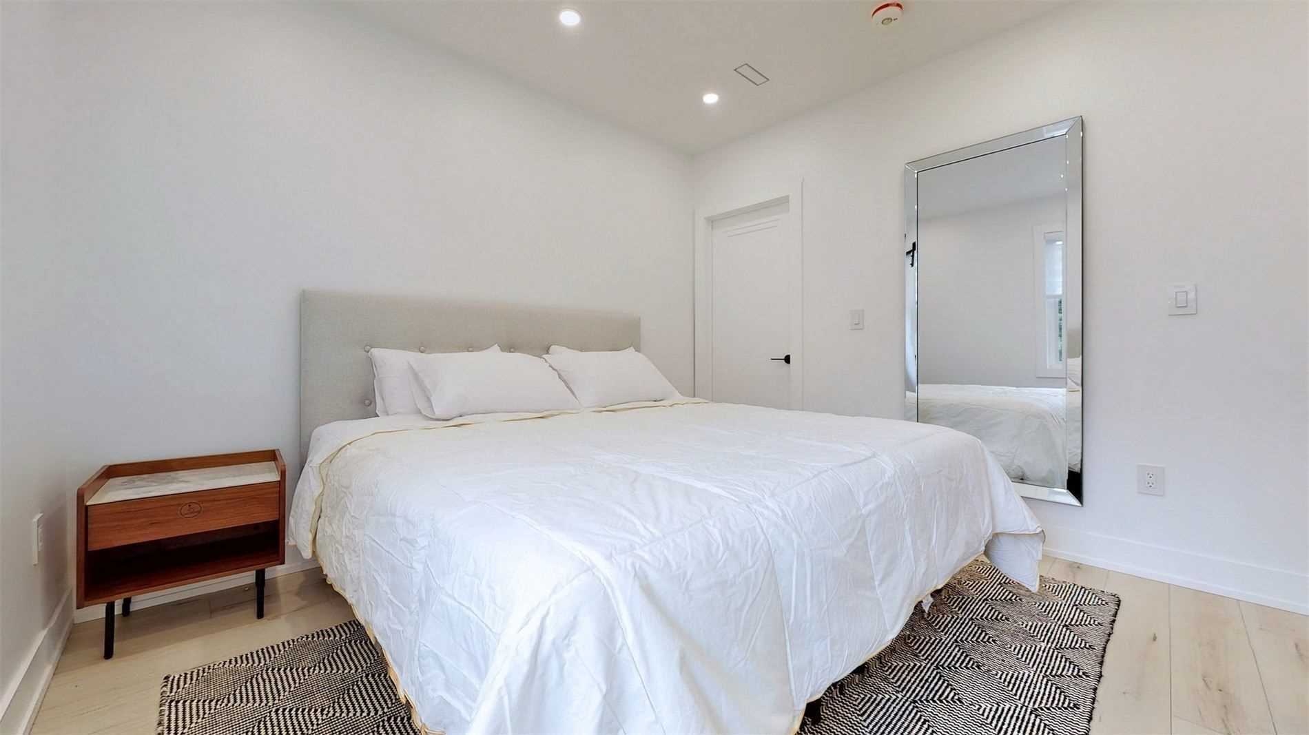 111 Evahill Cres