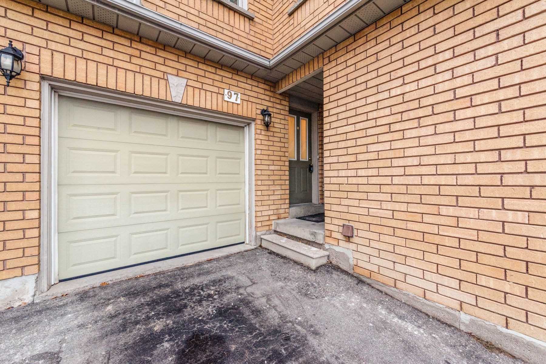 97 Pinedale Gate