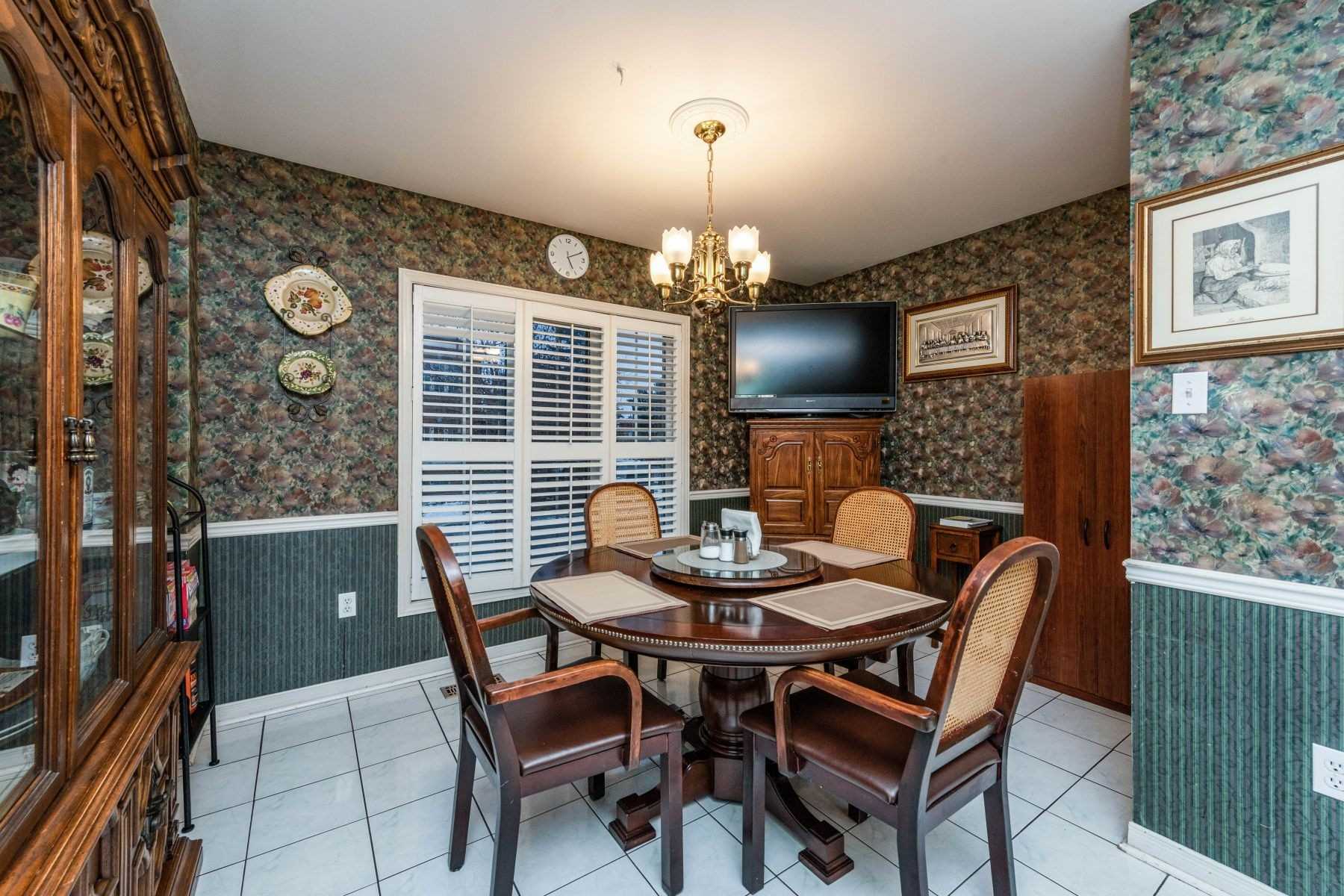 97 Pinedale Gate